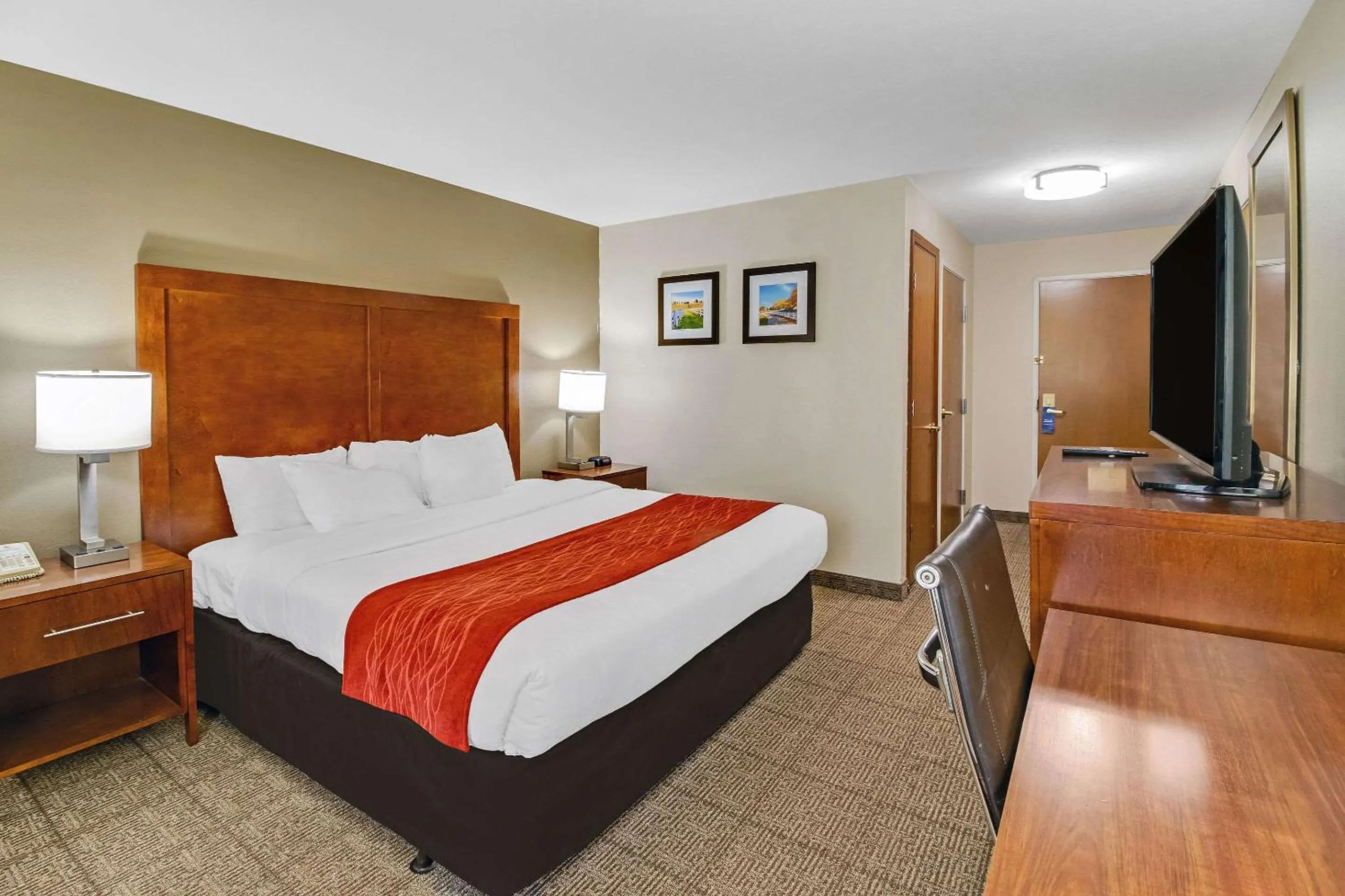 Bedroom, Bed in Comfort Inn Henderson - Evansville South