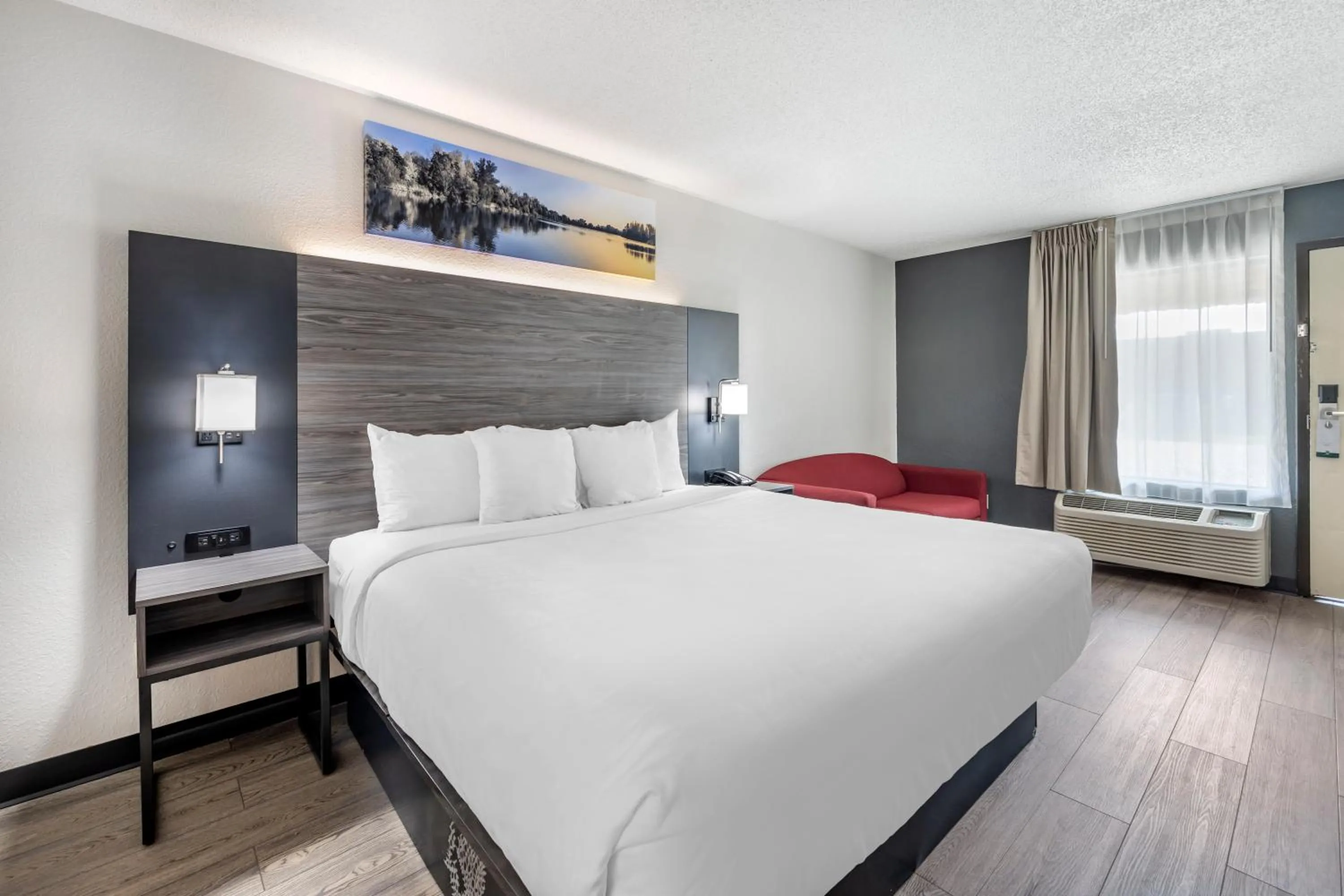 Bed in Quality Inn Glasgow