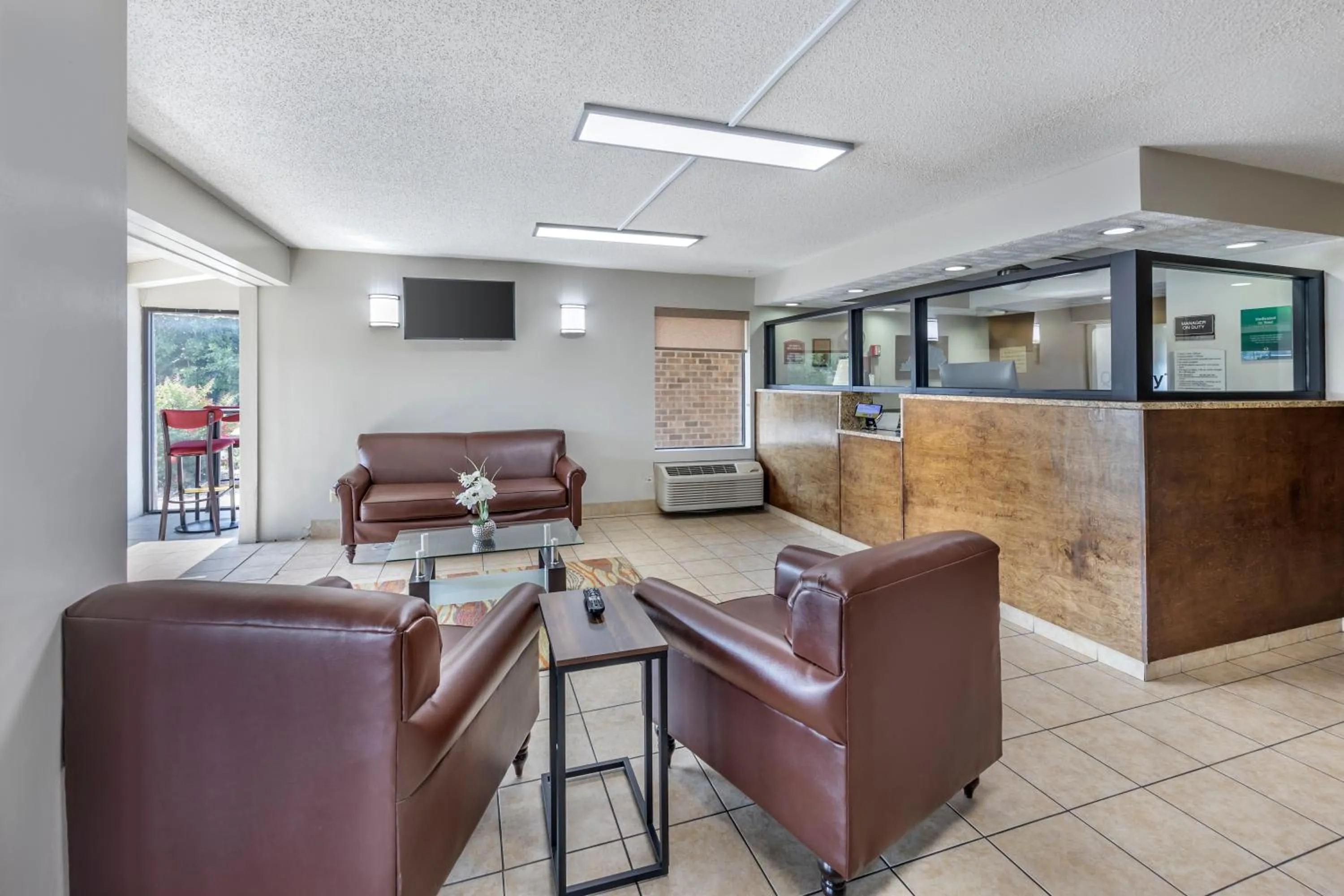 Lobby or reception in Quality Inn Glasgow