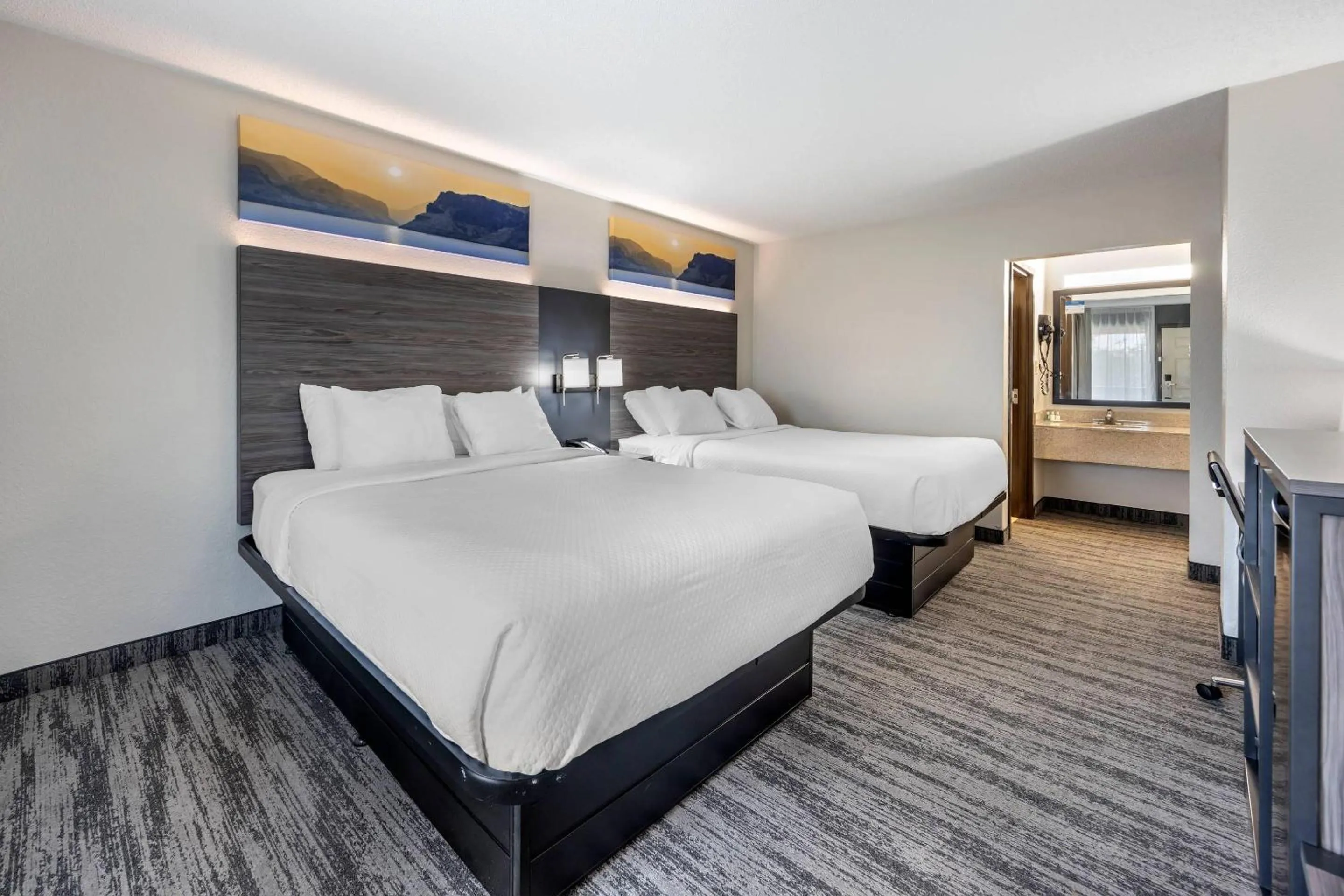 Bedroom, Bed in Quality Inn Glasgow