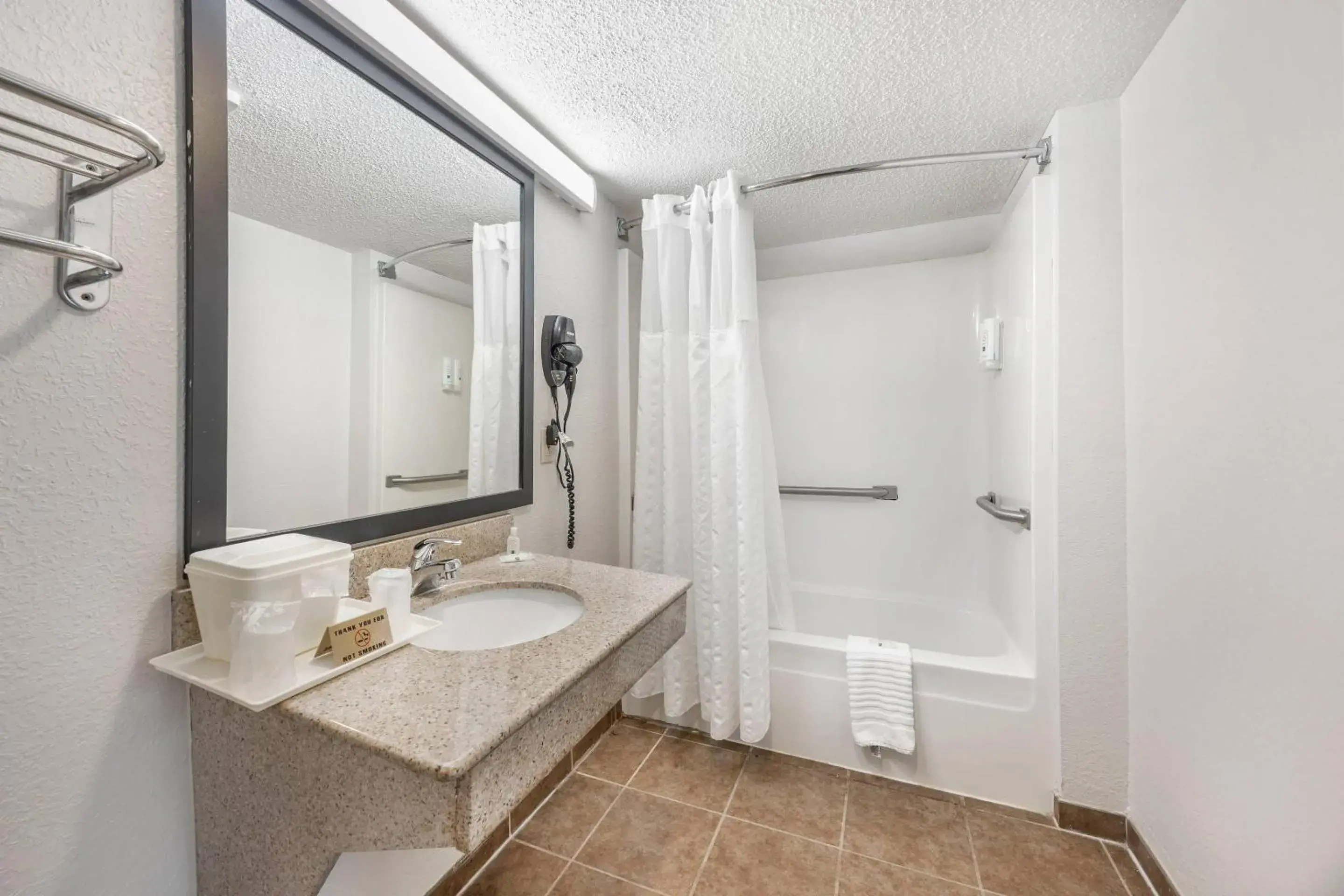 Bedroom in Quality Inn Glasgow Bedroom in Quality Inn Glasgow