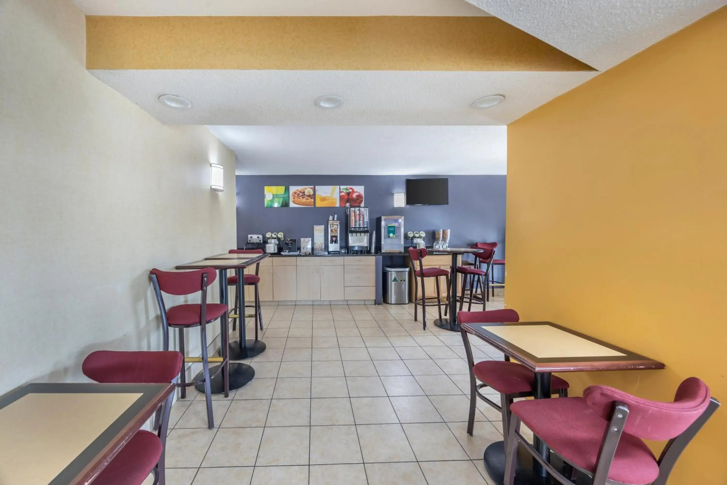 Restaurant/places to eat in Quality Inn Glasgow Restaurant/places to eat in Quality Inn Glasgow