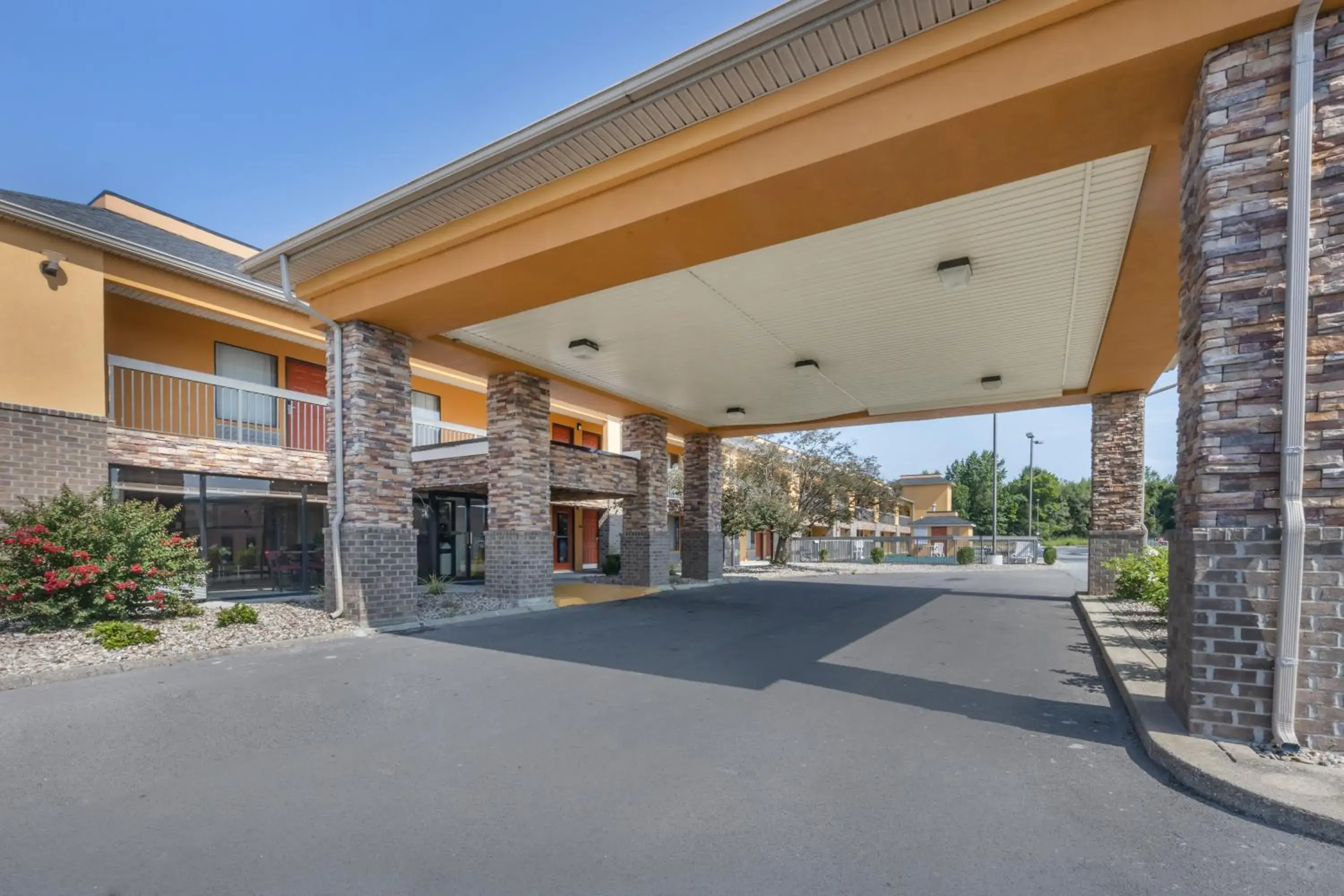 Property building in Quality Inn Glasgow Property building in Quality Inn Glasgow