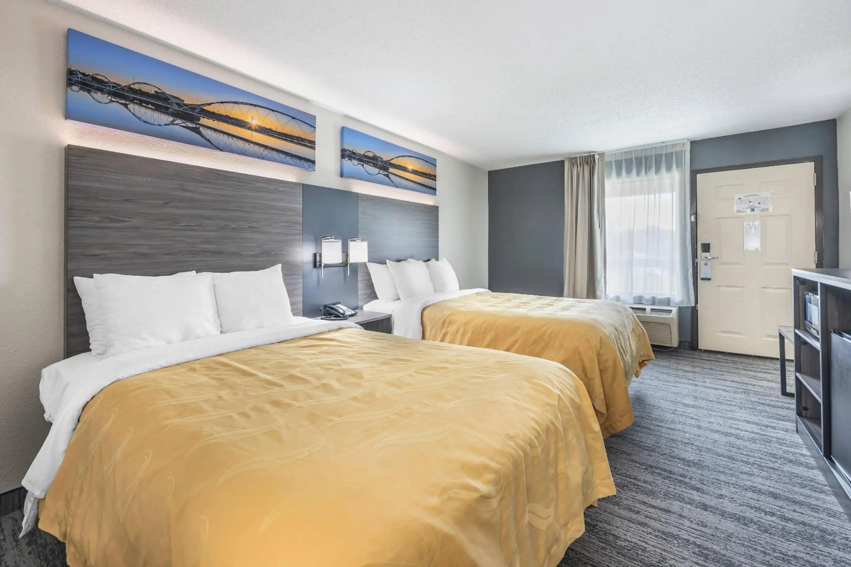 Bedroom, Bed in Quality Inn Glasgow