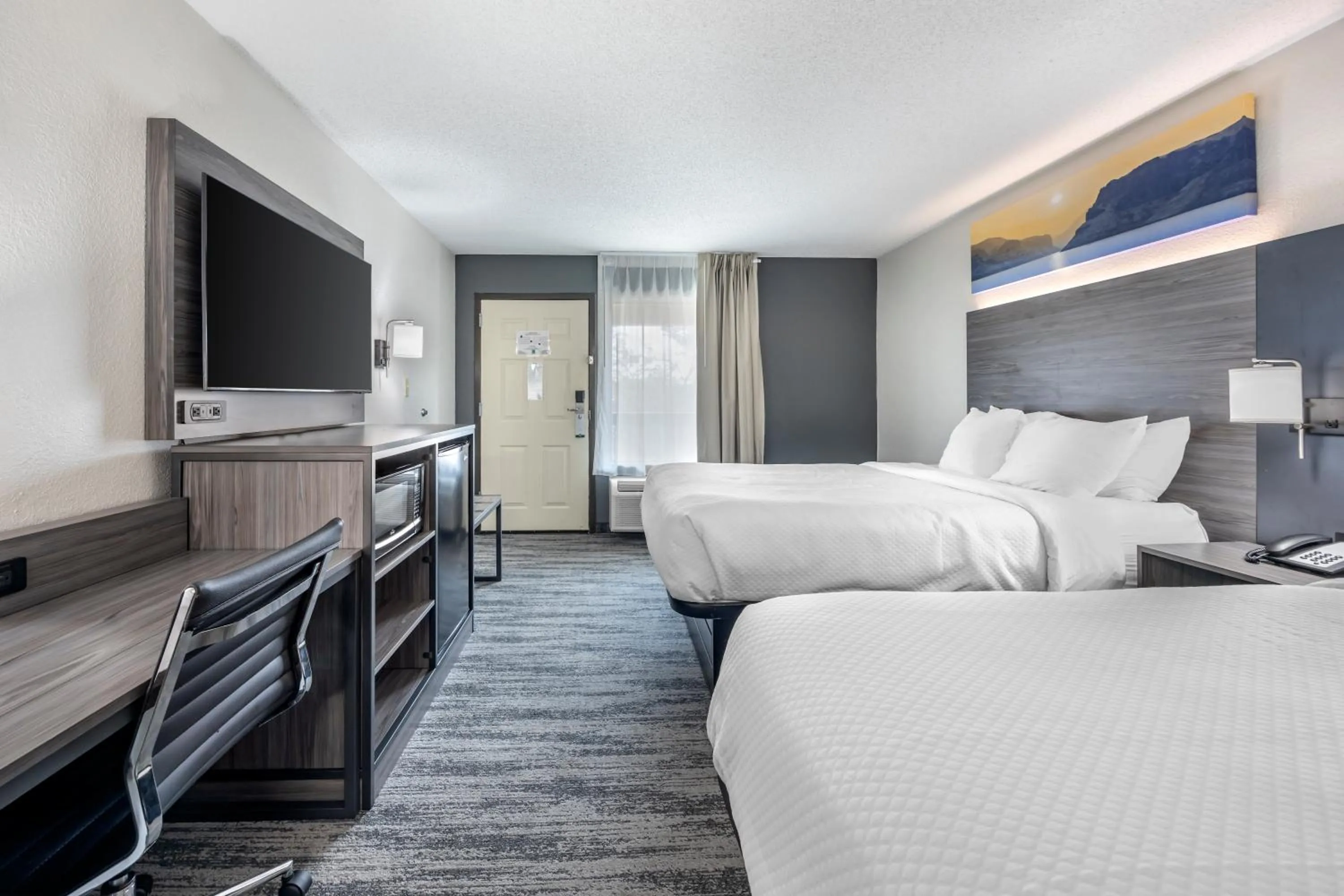 Photo of the whole room, Bed in Quality Inn Glasgow