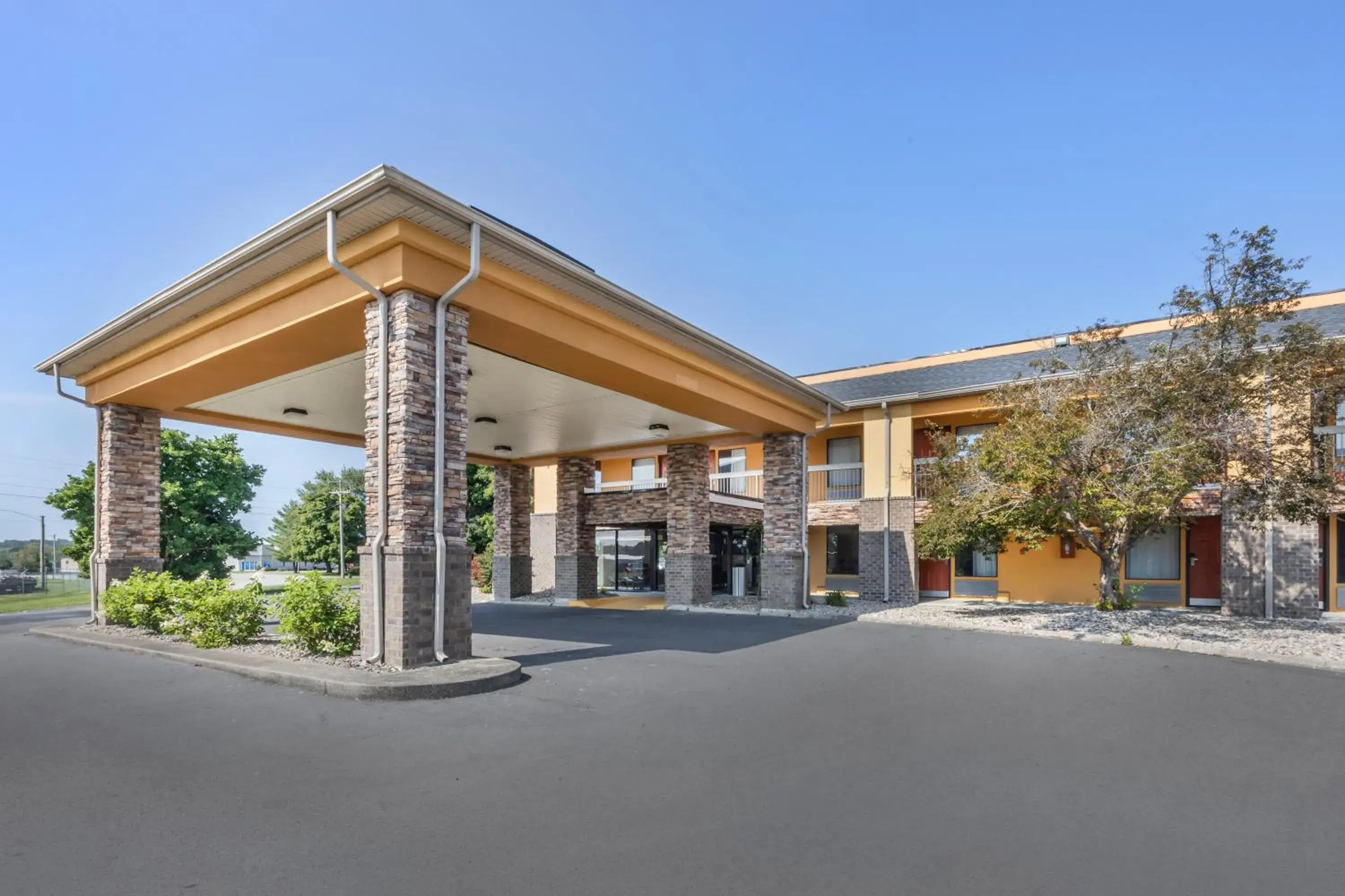 Property building in Quality Inn Glasgow Property building in Quality Inn Glasgow