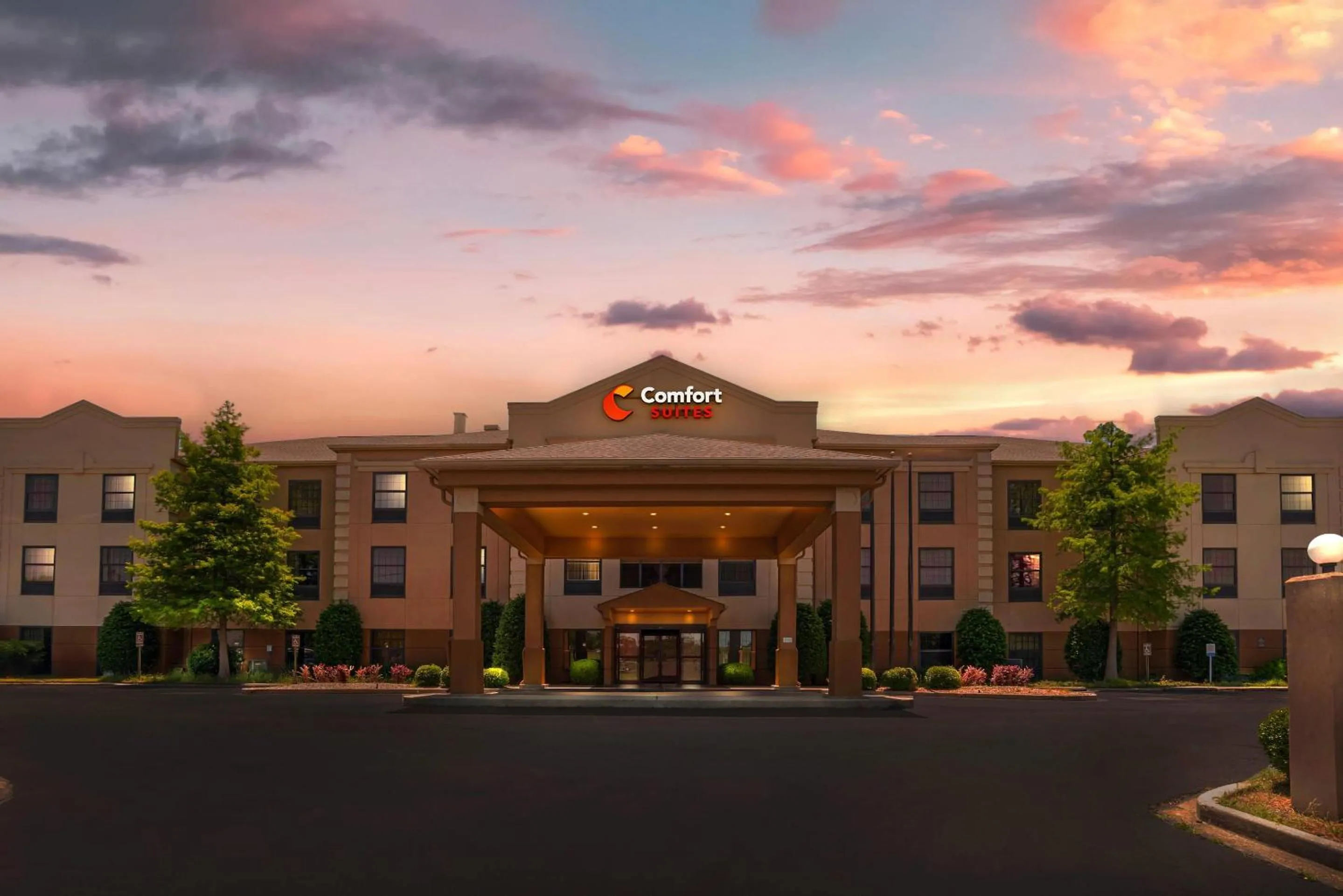Property building in Comfort Suites Monroe