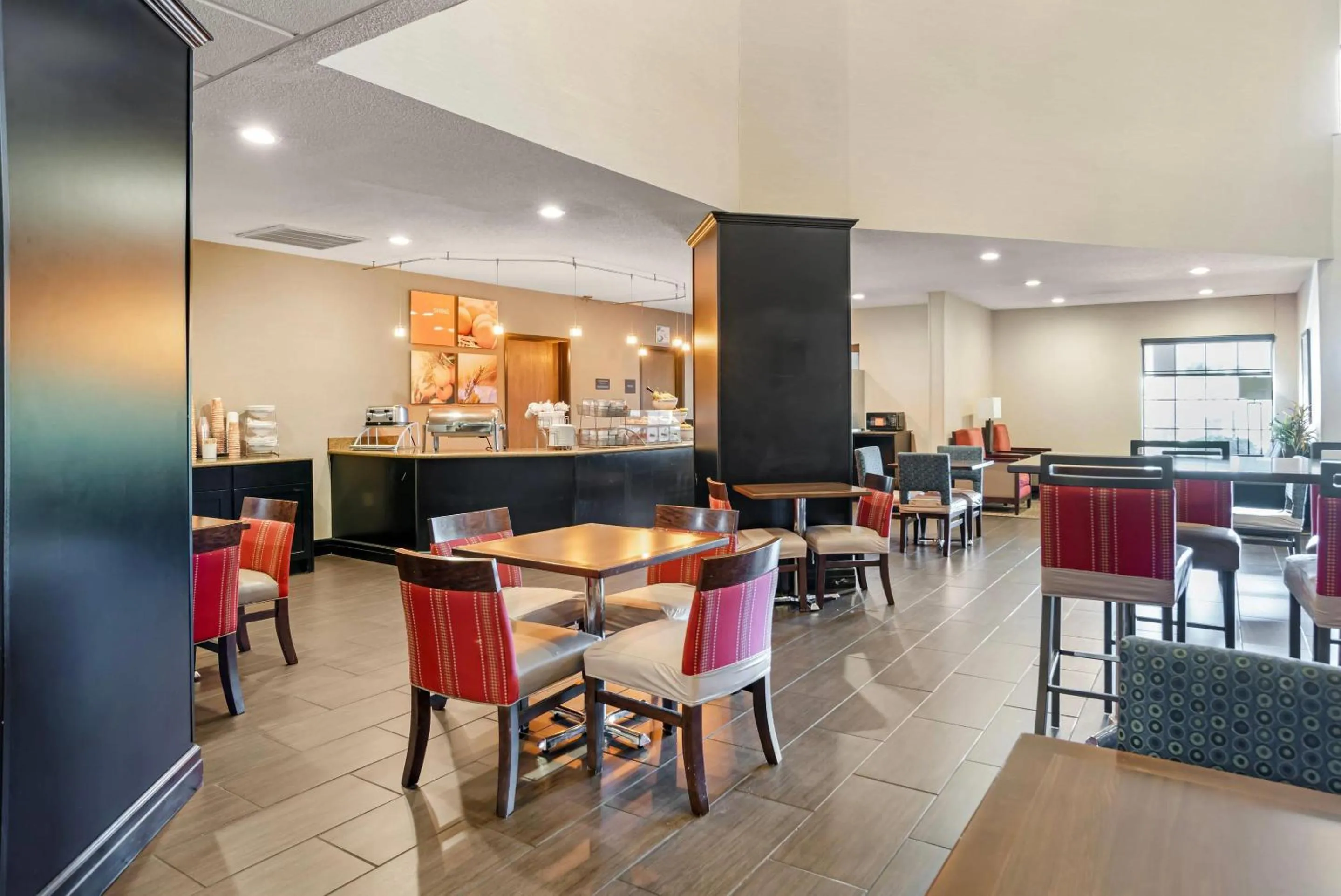 Breakfast in Comfort Suites Monroe