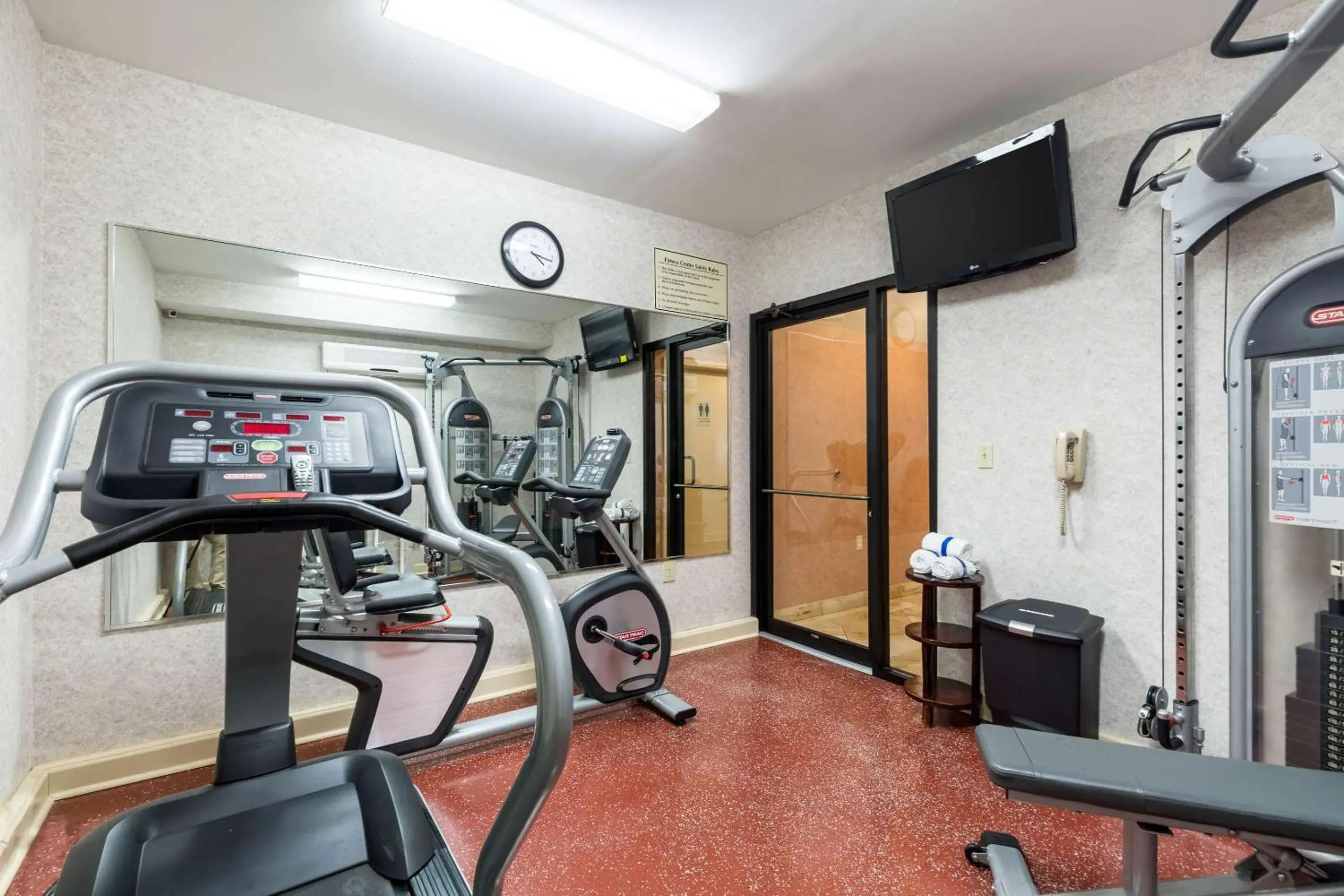 Fitness centre/facilities in Quality Inn Alexandria Fitness centre/facilities in Quality Inn Alexandria