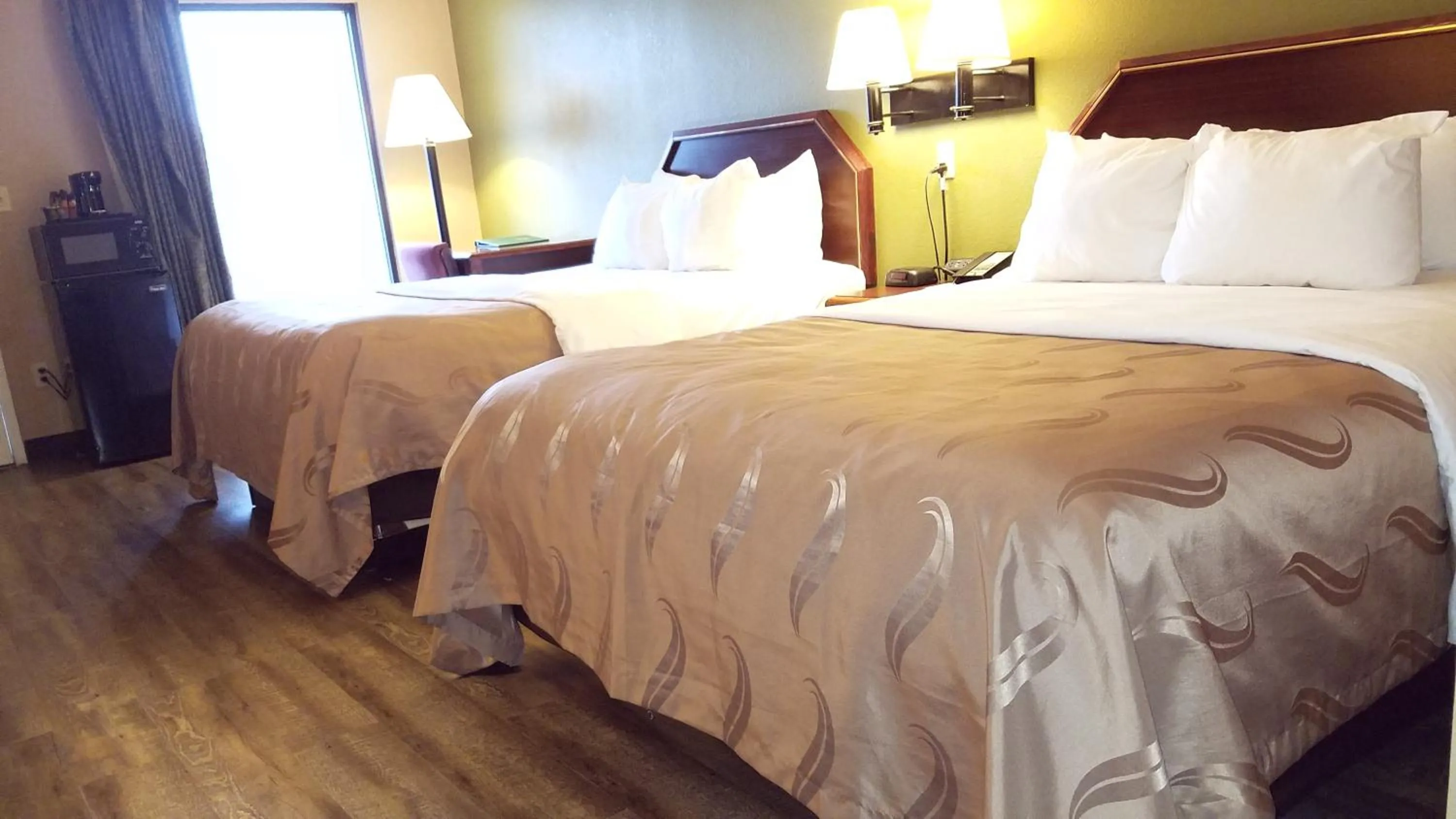 Bed in Quality Inn Alexandria