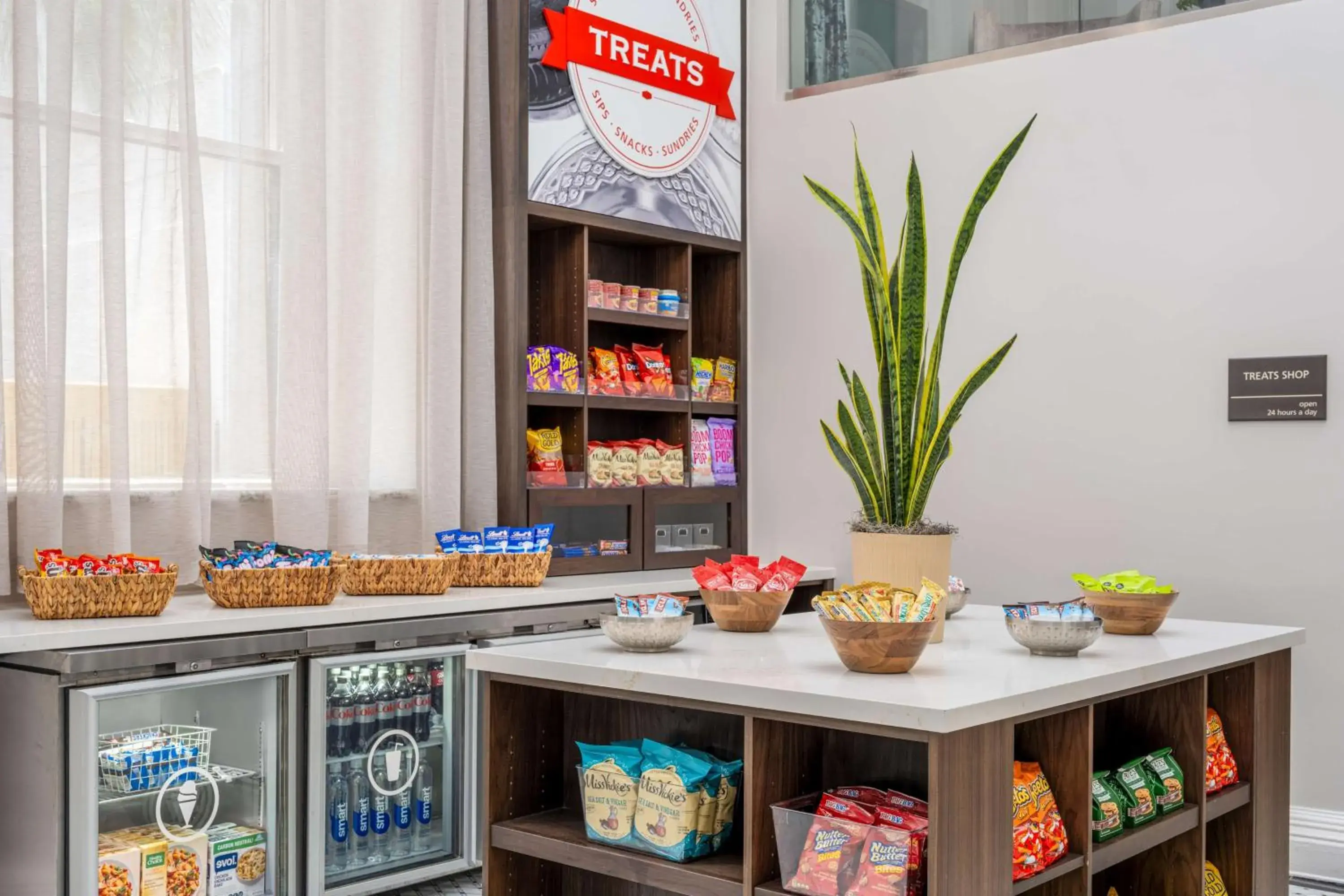 Restaurant/places to eat in Hampton Inn & Suites New Orleans Canal St. French Quarter Restaurant/places to eat in Hampton Inn & Suites New Orleans Canal St. French Quarter