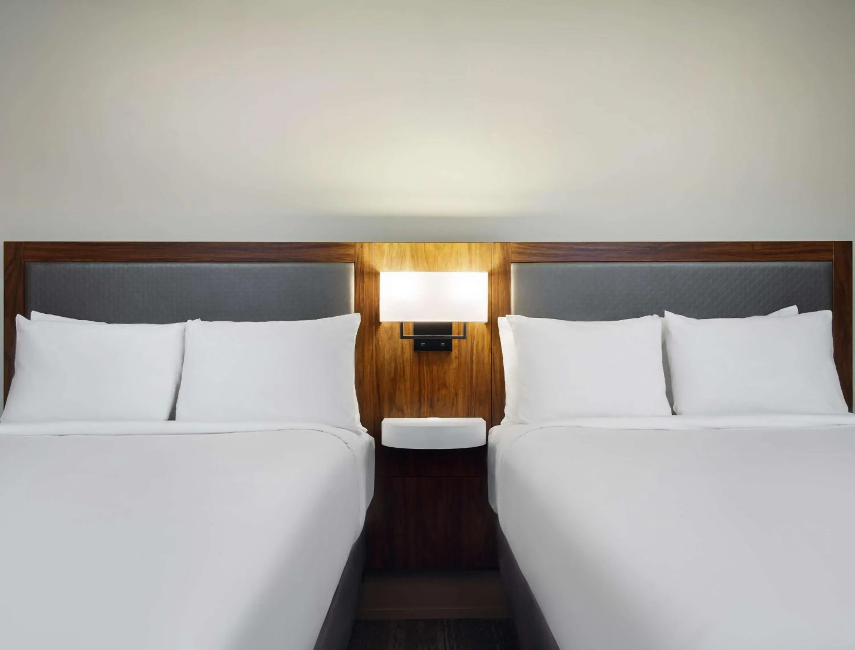 Bed in Hampton Inn & Suites New Orleans Canal St. French Quarter Bed in Hampton Inn & Suites New Orleans Canal St. French Quarter