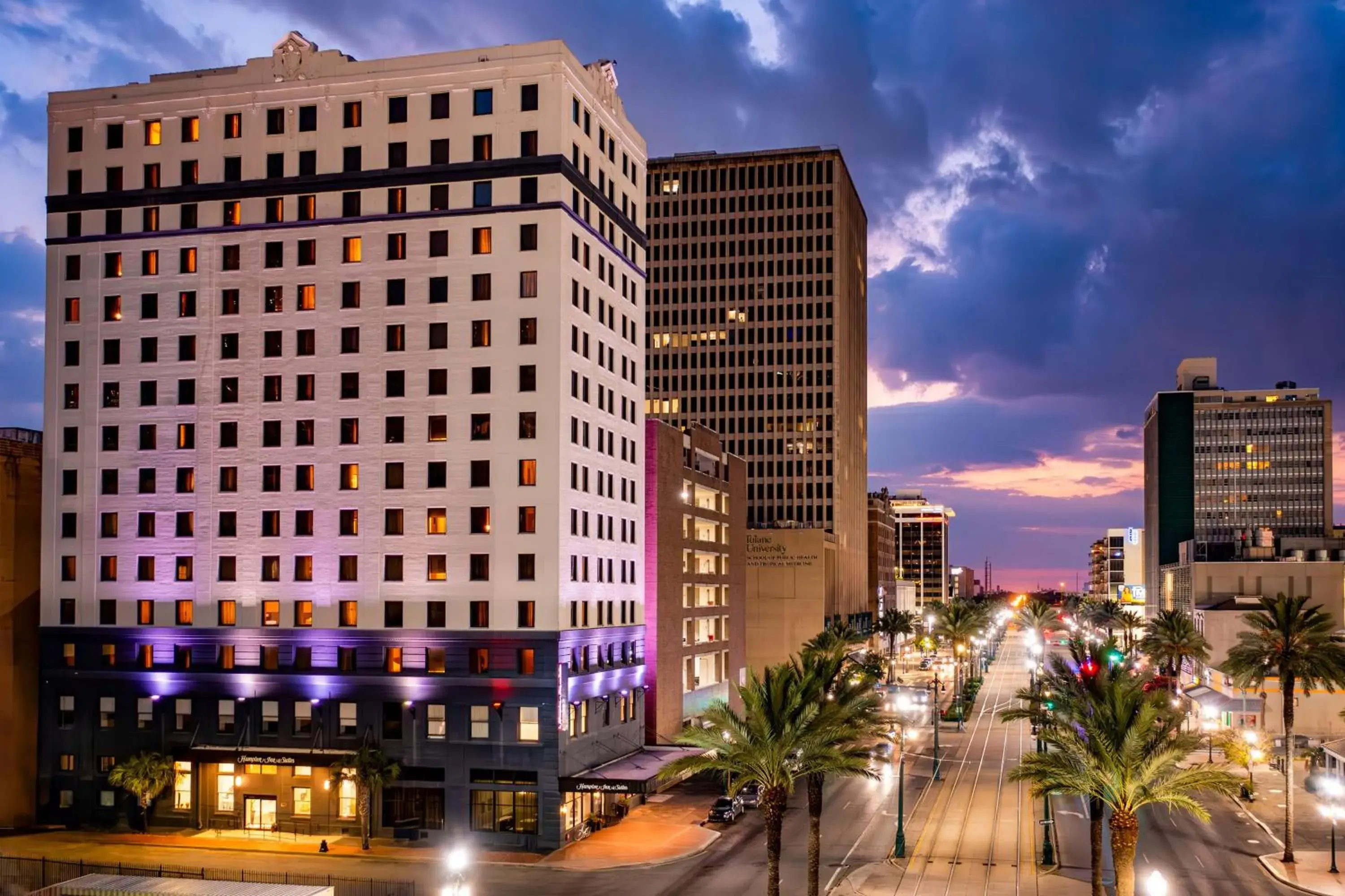 Property building in Hampton Inn & Suites New Orleans Canal St. French Quarter Property building in Hampton Inn & Suites New Orleans Canal St. French Quarter