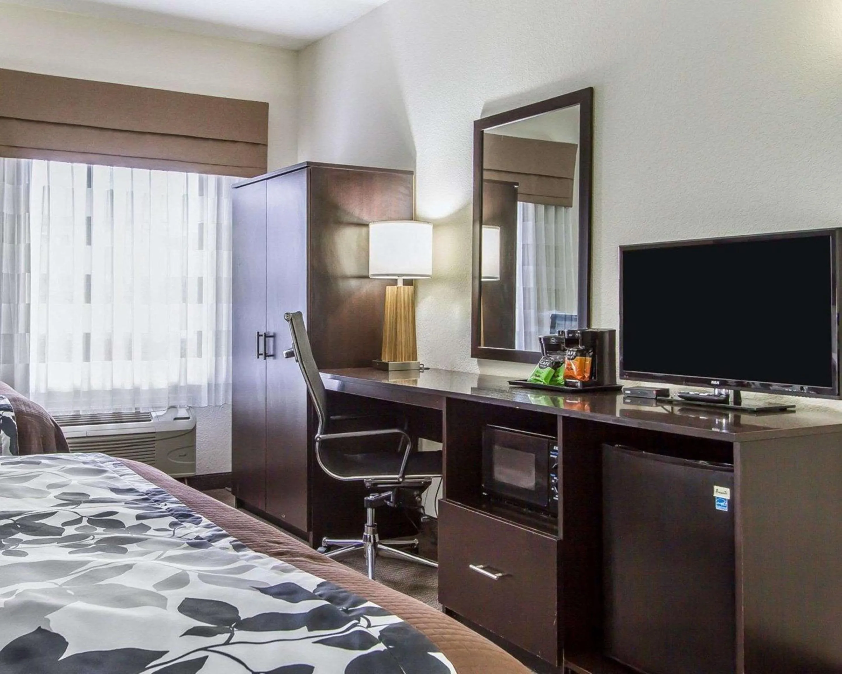 Photo of the whole room, Bed in Sleep Inn Scott-Lafayette West