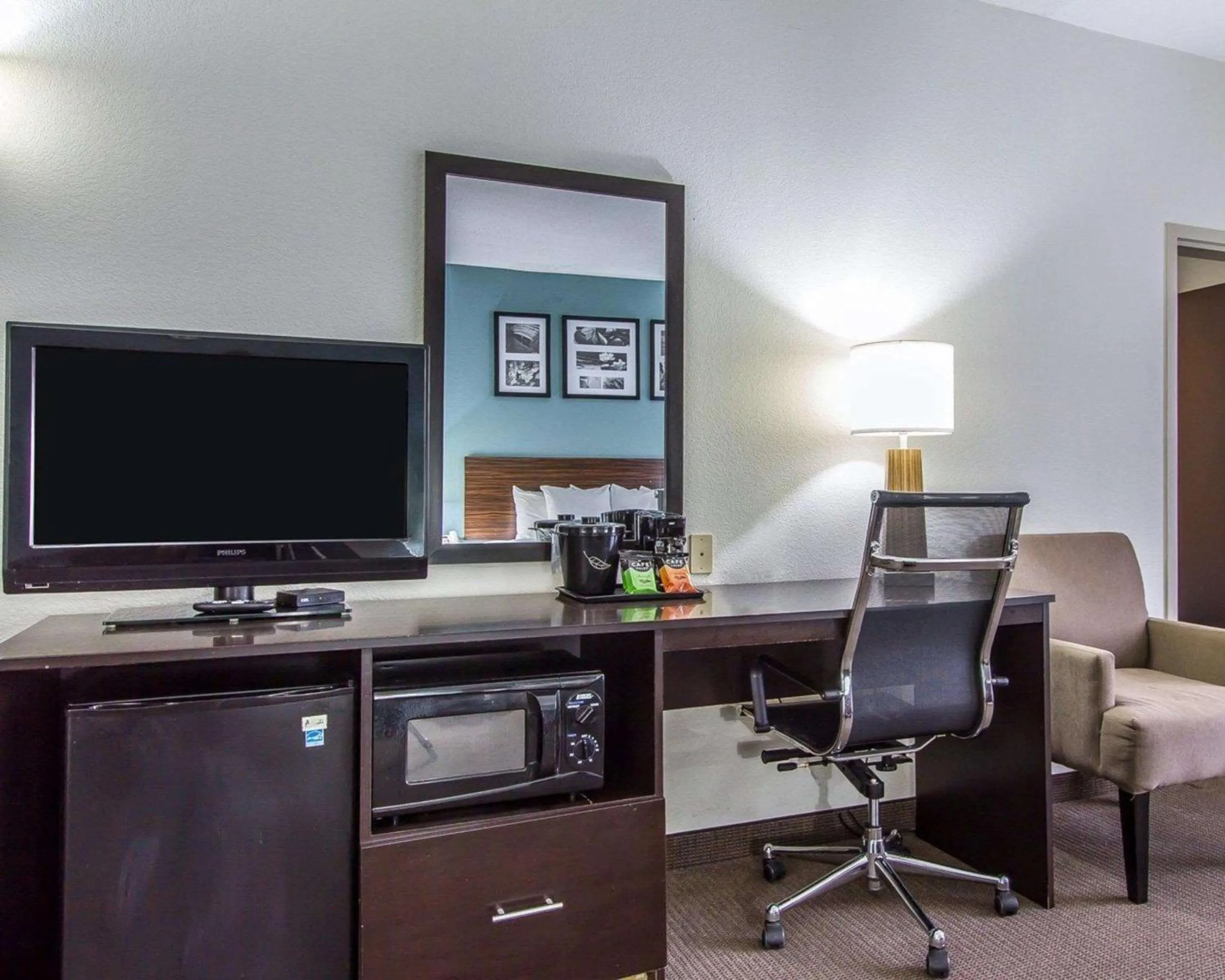 Photo of the whole room in Sleep Inn Scott-Lafayette West