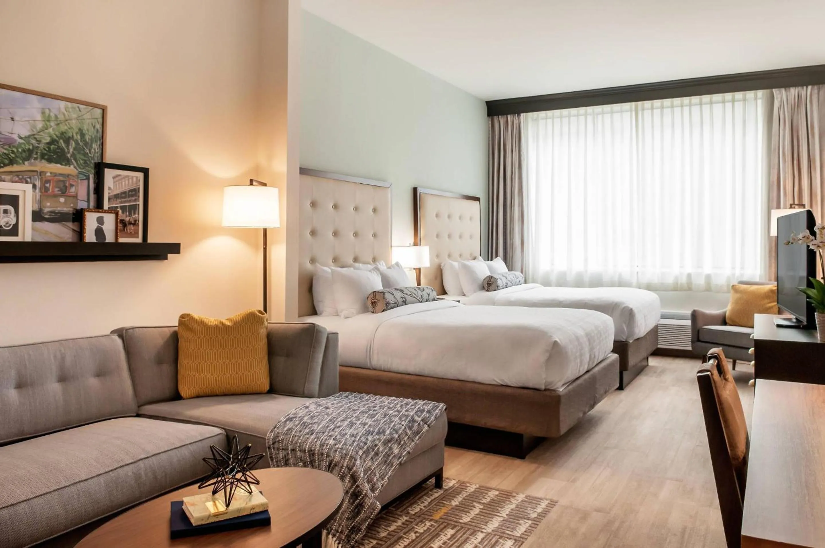 Bedroom, Bed in St Charles Coach House, an Ascend Collection Hotel