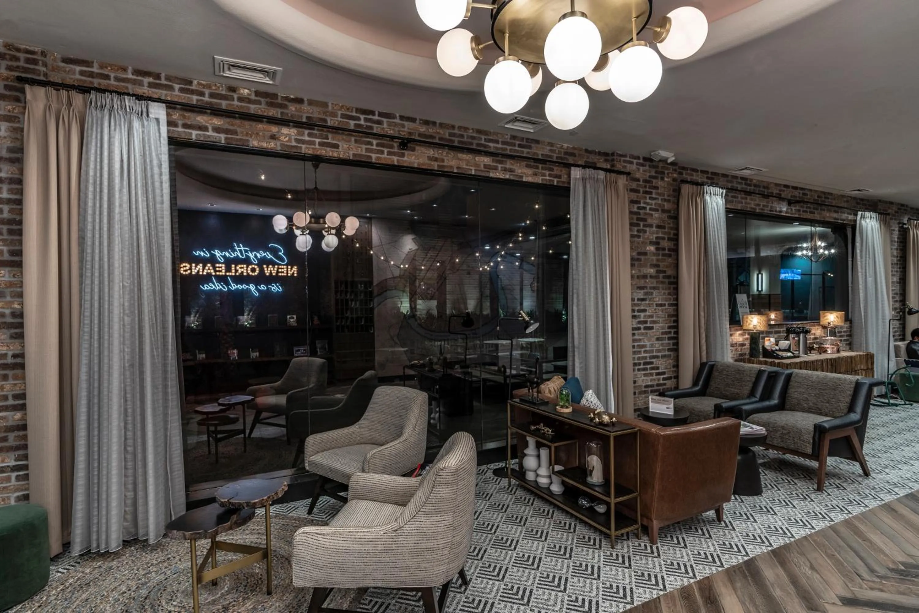 Lobby or reception in St Charles Coach House, an Ascend Collection Hotel