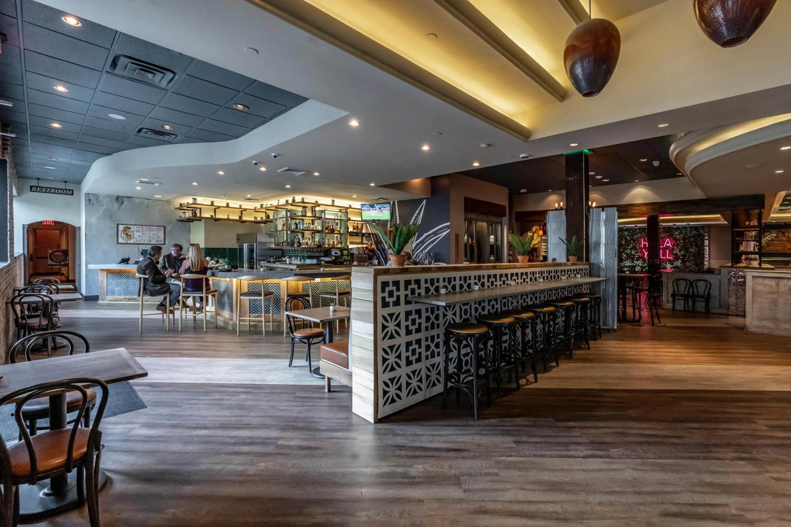 Seating area in St Charles Coach House, an Ascend Collection Hotel