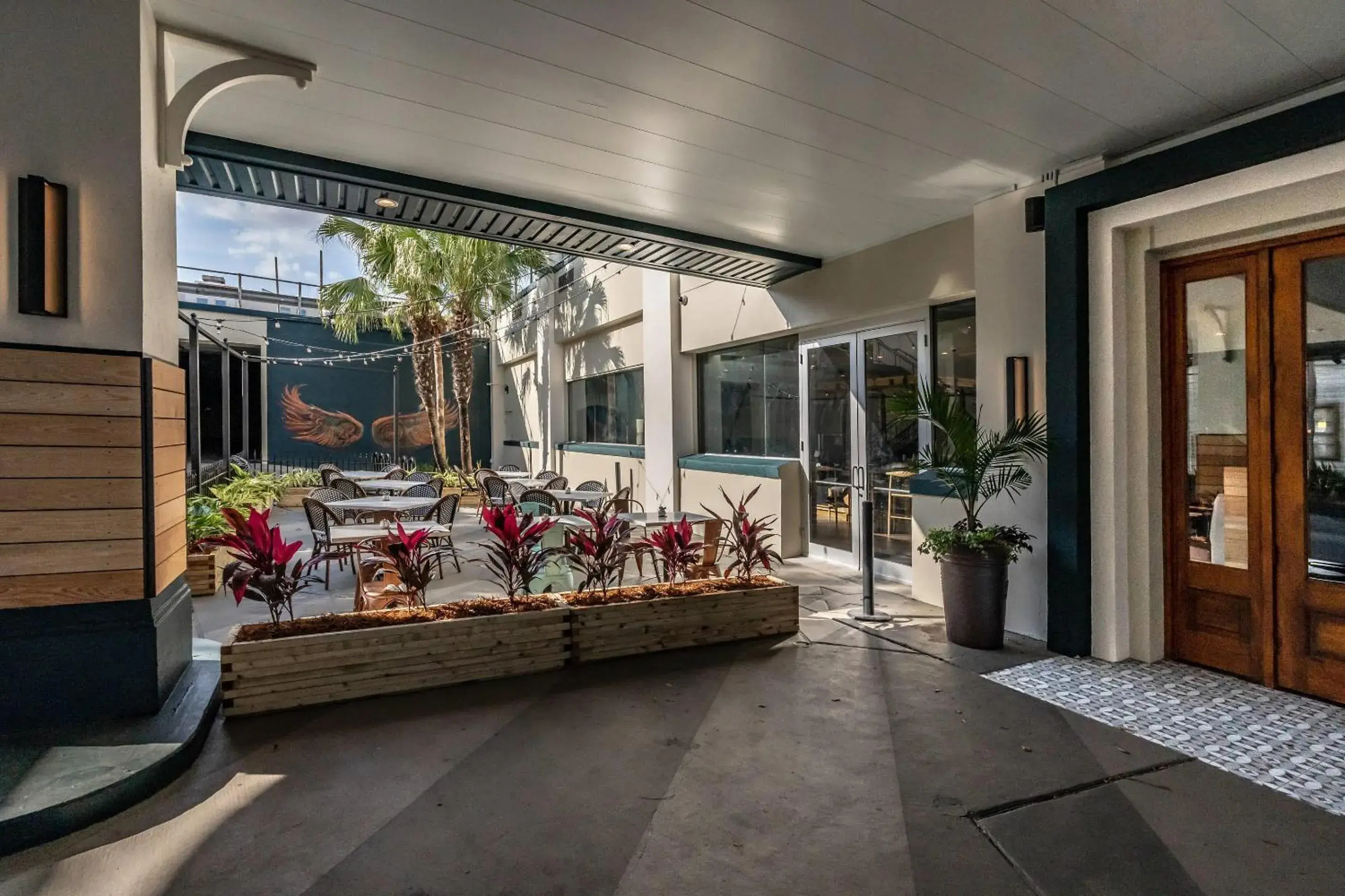 Property building in St Charles Coach House, an Ascend Collection Hotel Property building in St Charles Coach House, an Ascend Collection Hotel