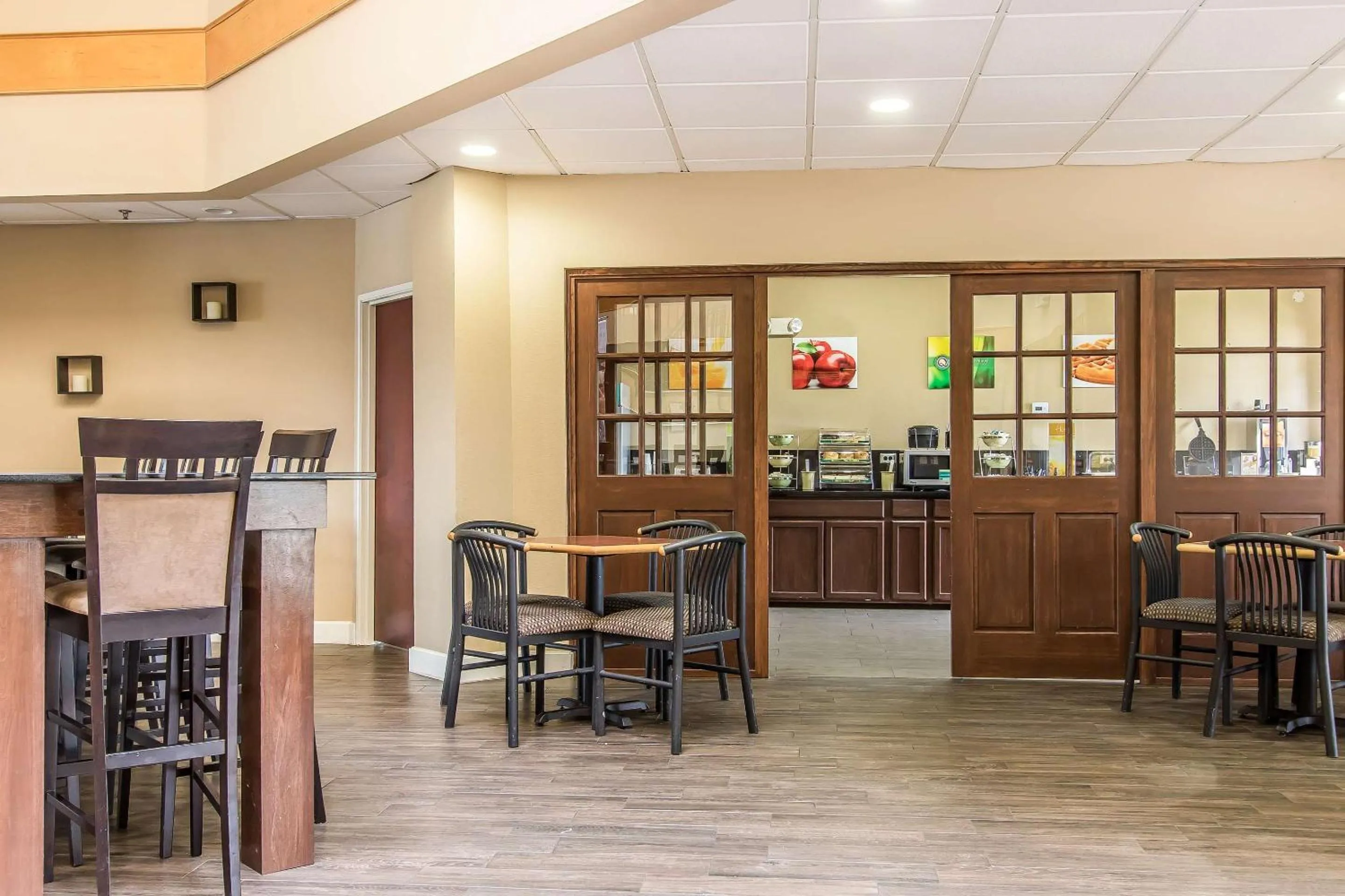 Breakfast in Quality Suites New Iberia