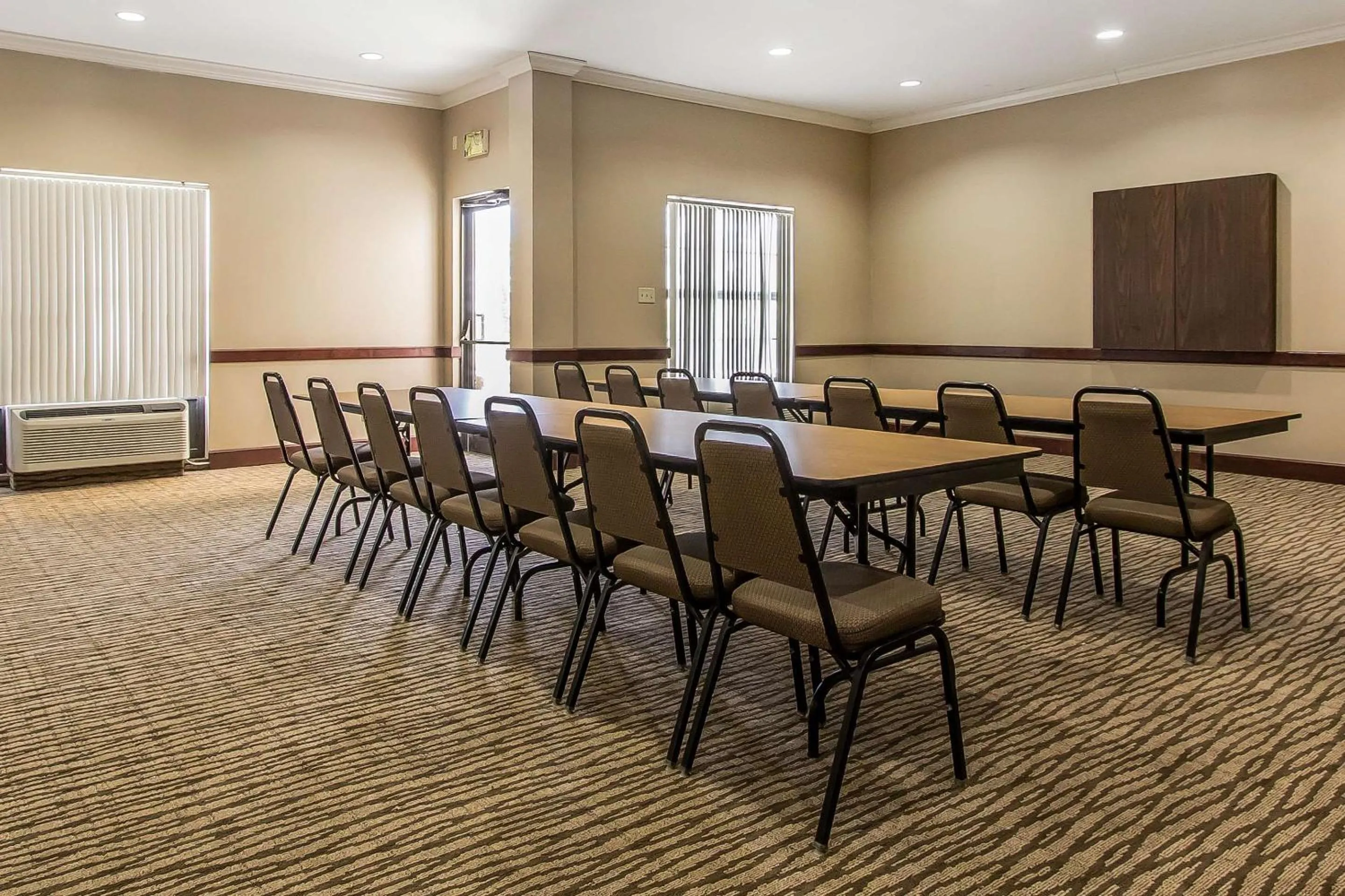 Meeting/conference room in Quality Suites New Iberia