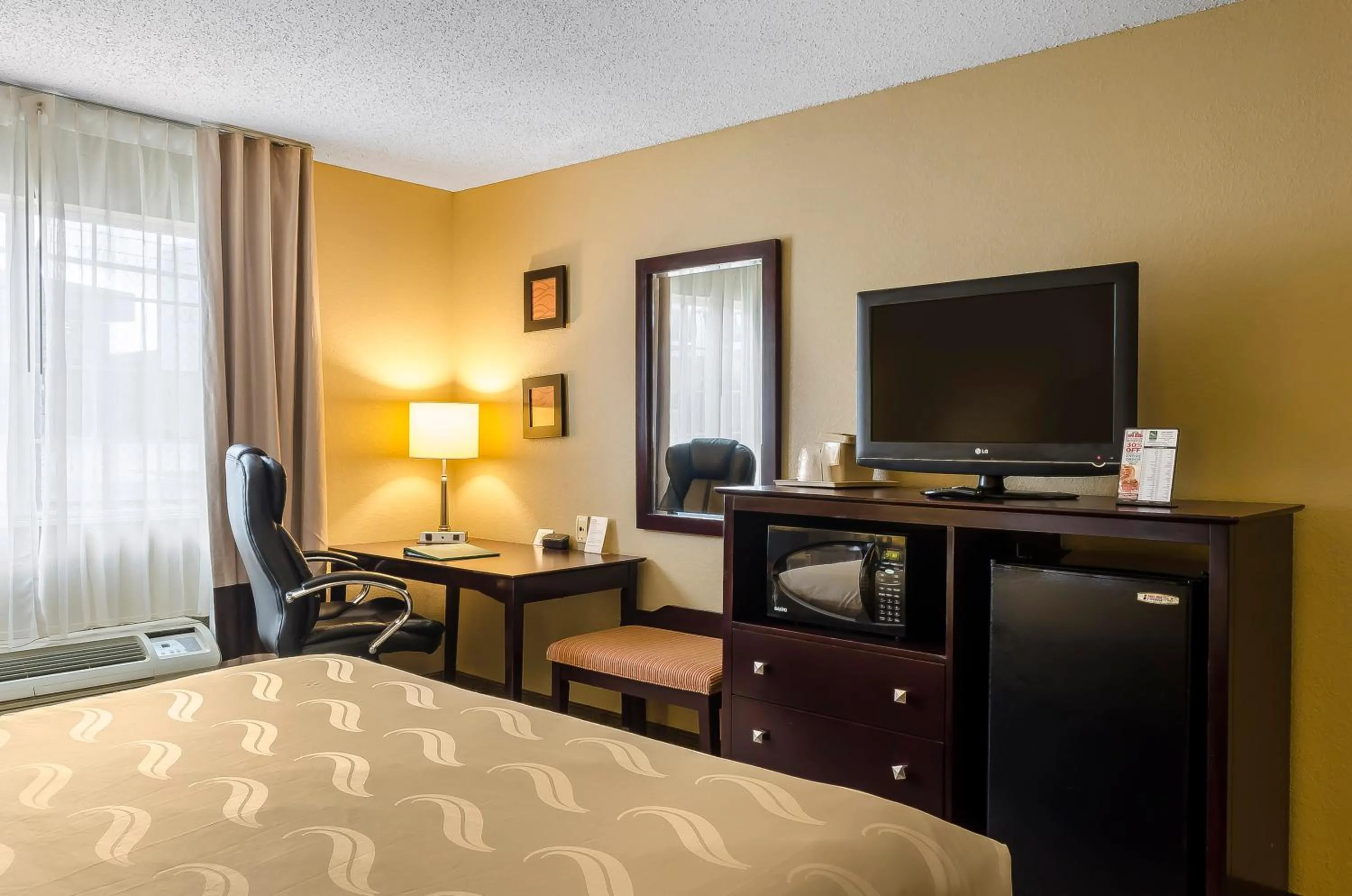 Bed in Quality Inn Ruston