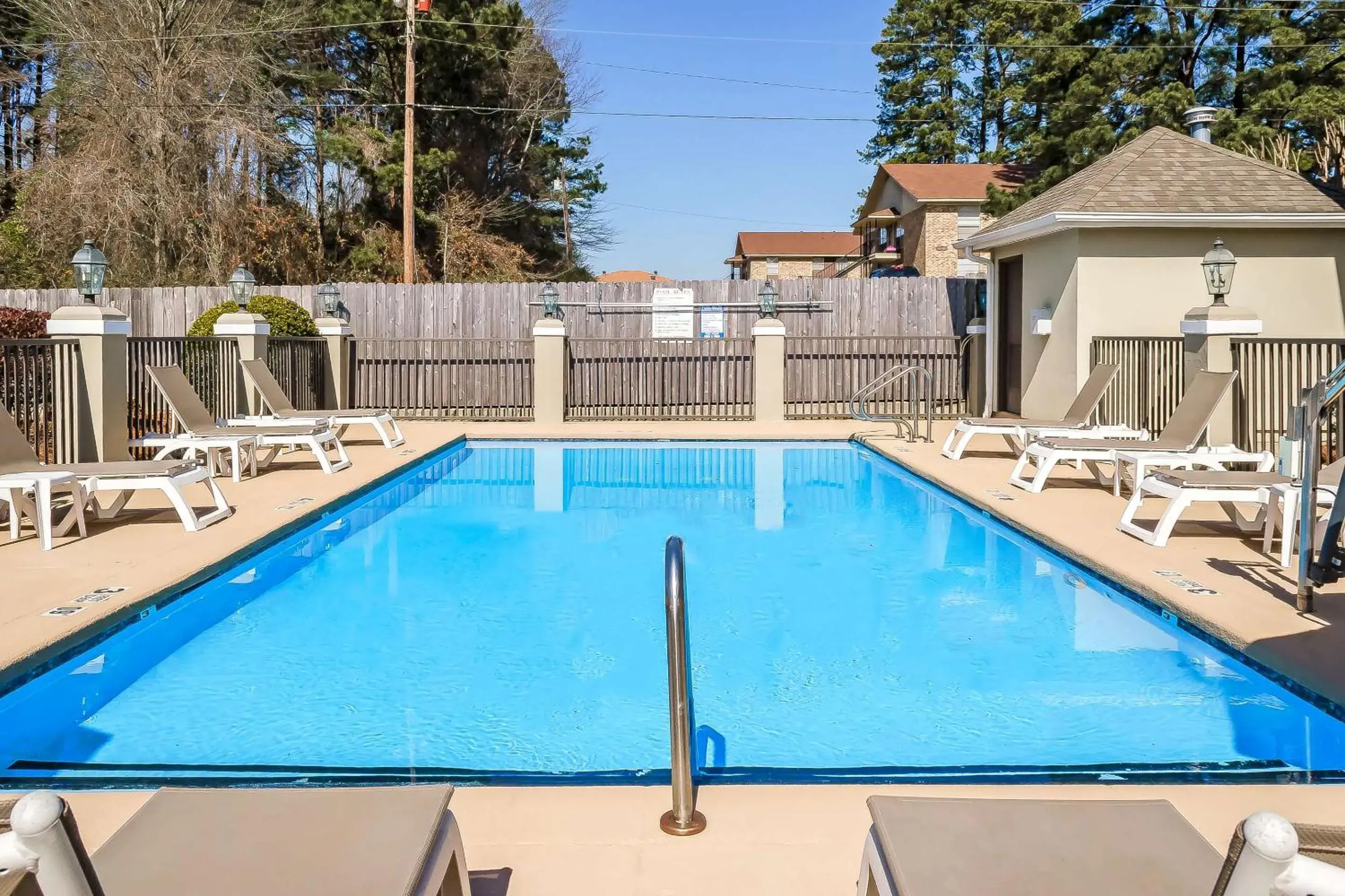 Swimming pool in Quality Inn Ruston Swimming pool in Quality Inn Ruston