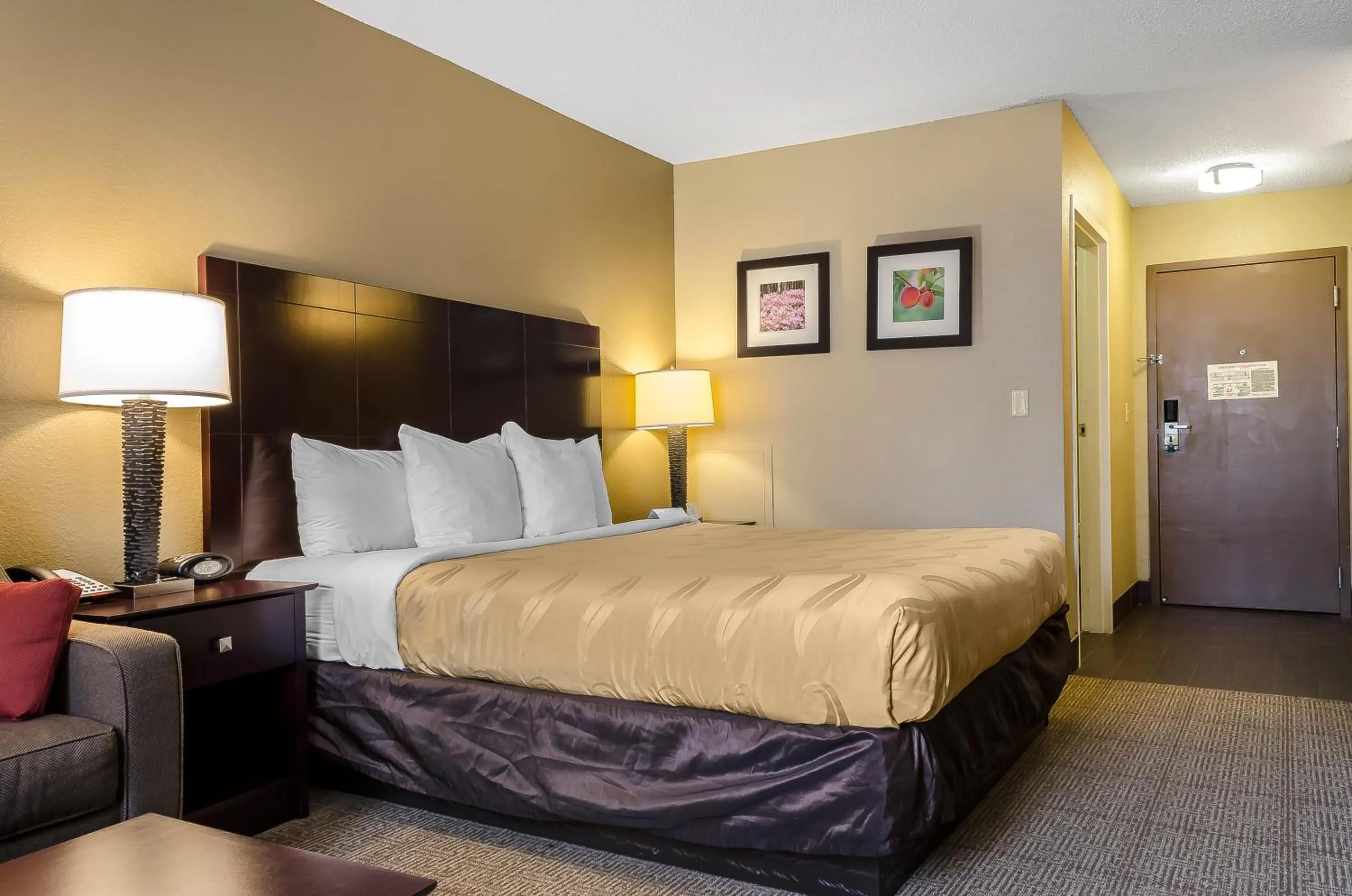 Bed in Quality Inn Ruston