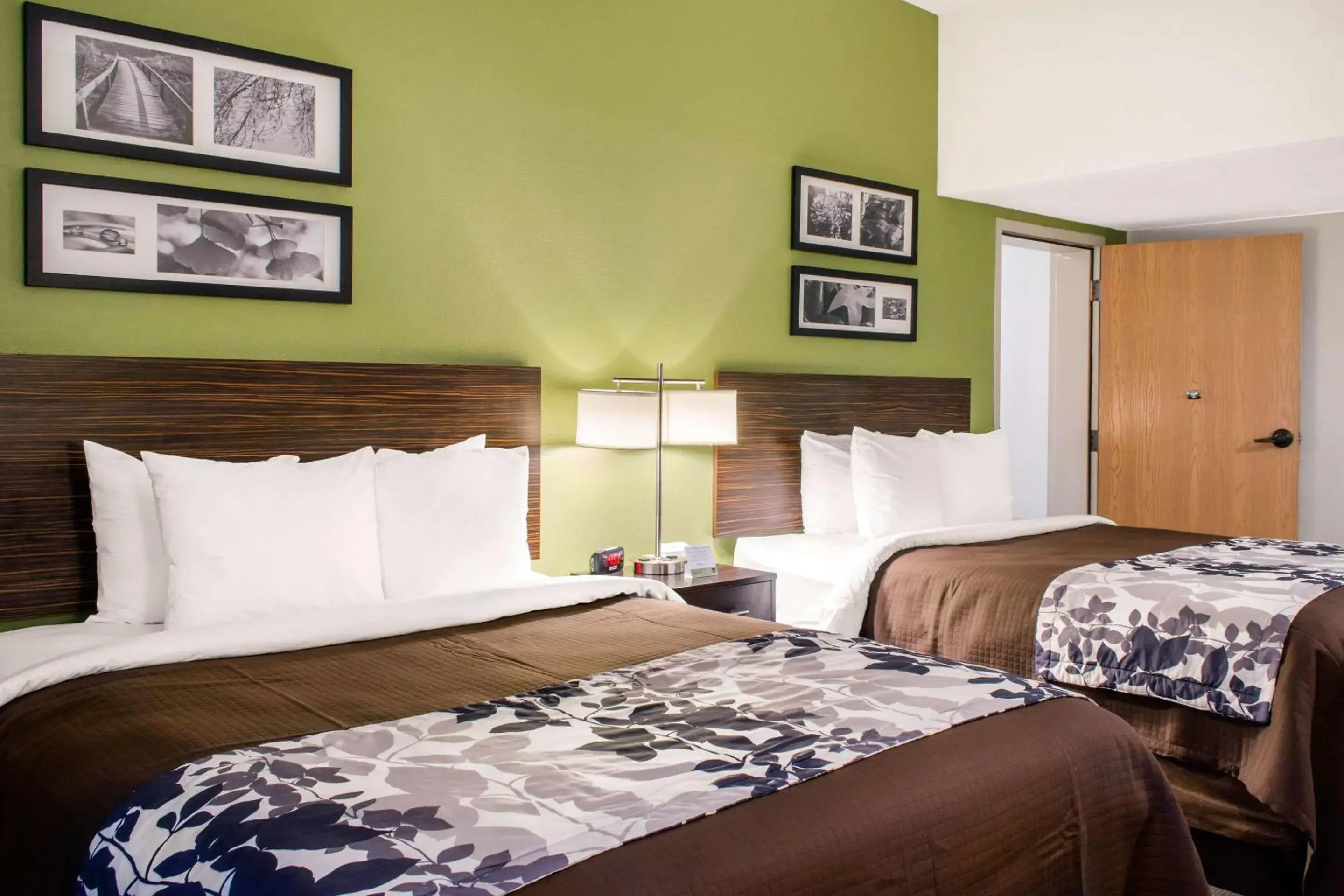 Bedroom, Bed in Sleep Inn & Suites Metairie - New Orleans West Bedroom, Bed in Sleep Inn & Suites Metairie - New Orleans West