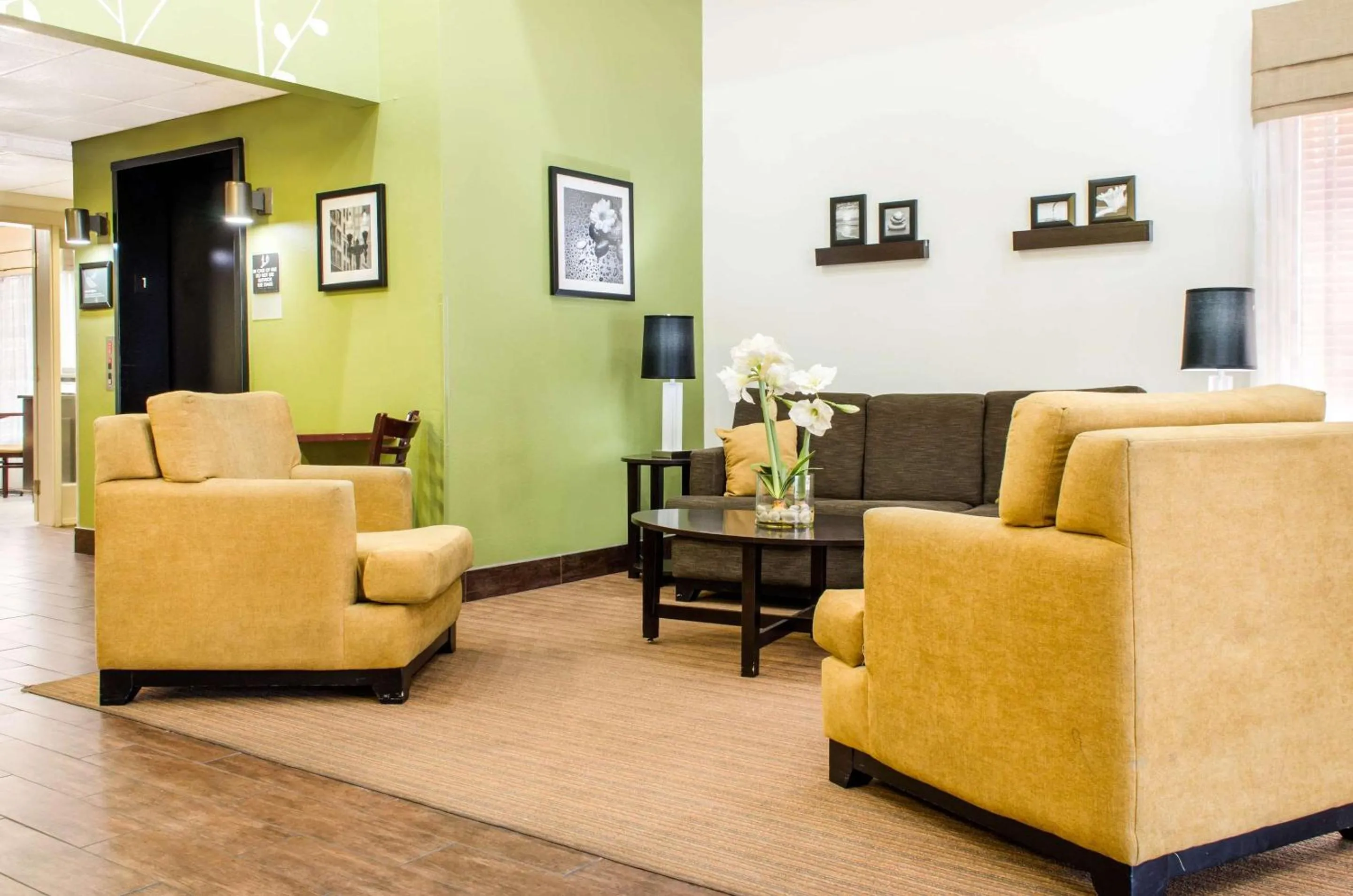 Lobby or reception in Sleep Inn & Suites Metairie - New Orleans West