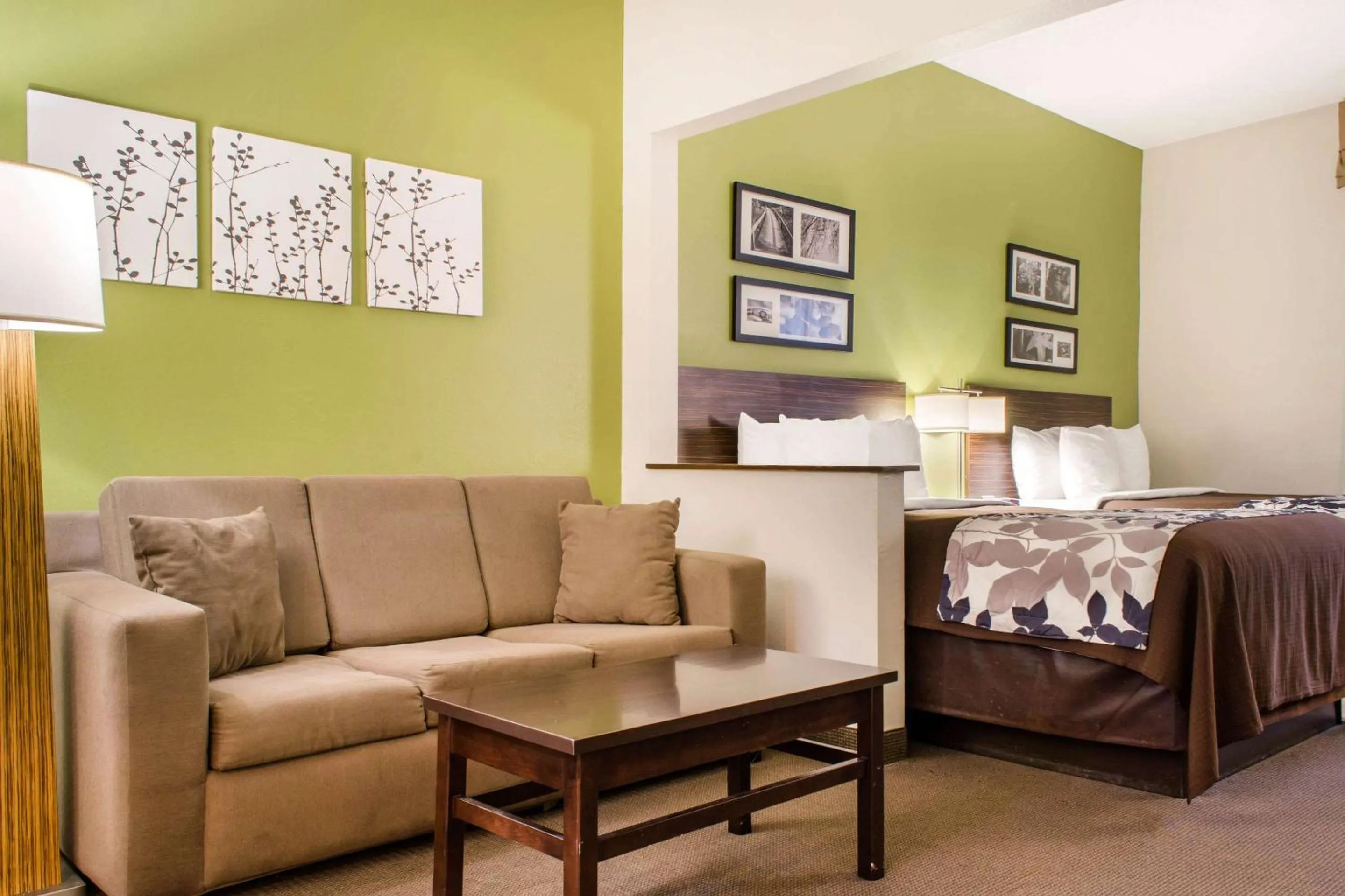 Bedroom, Bed in Sleep Inn & Suites Metairie - New Orleans West