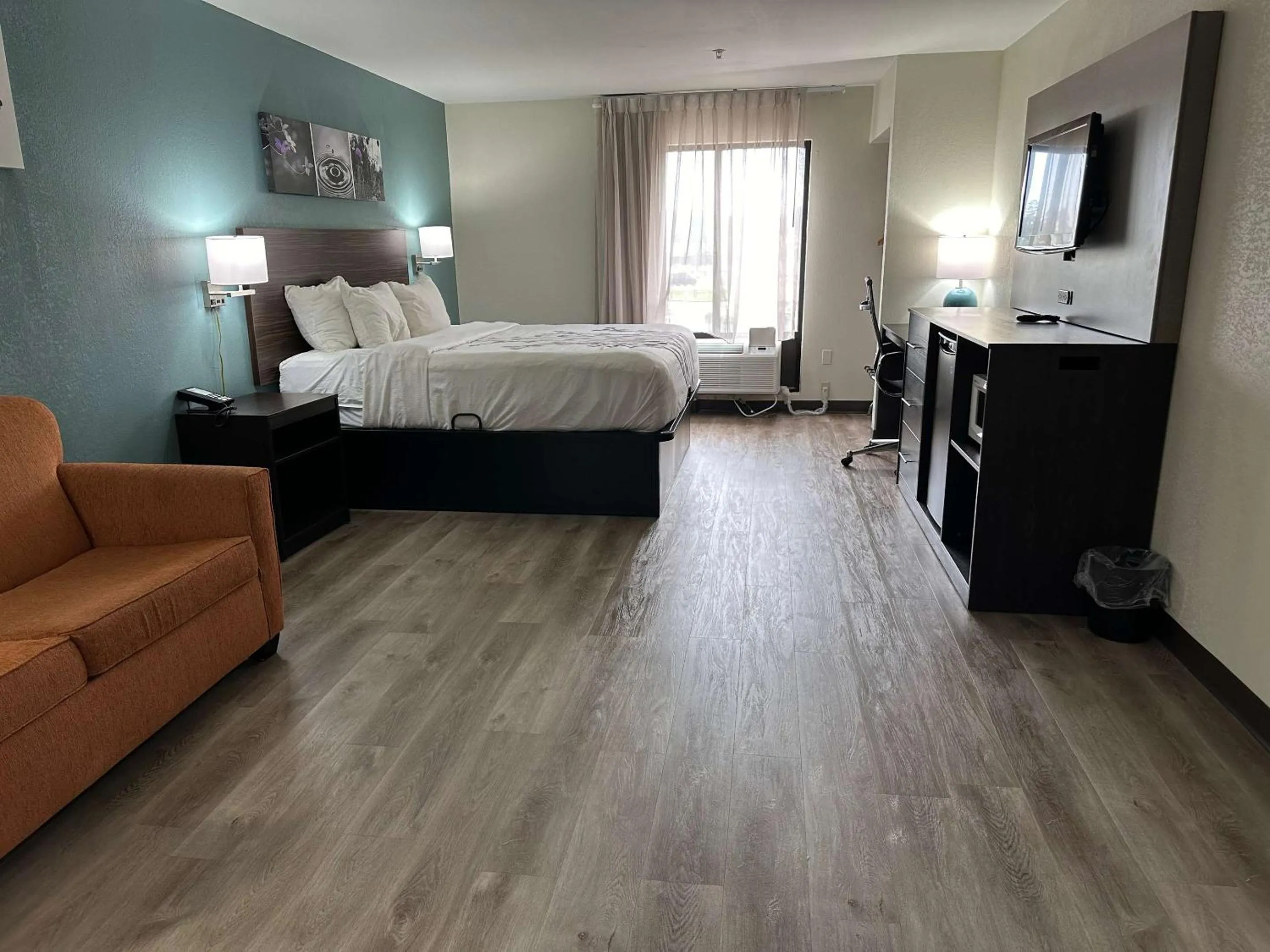 Bedroom, Bed in Sleep Inn & Suites Pineville - Alexandria