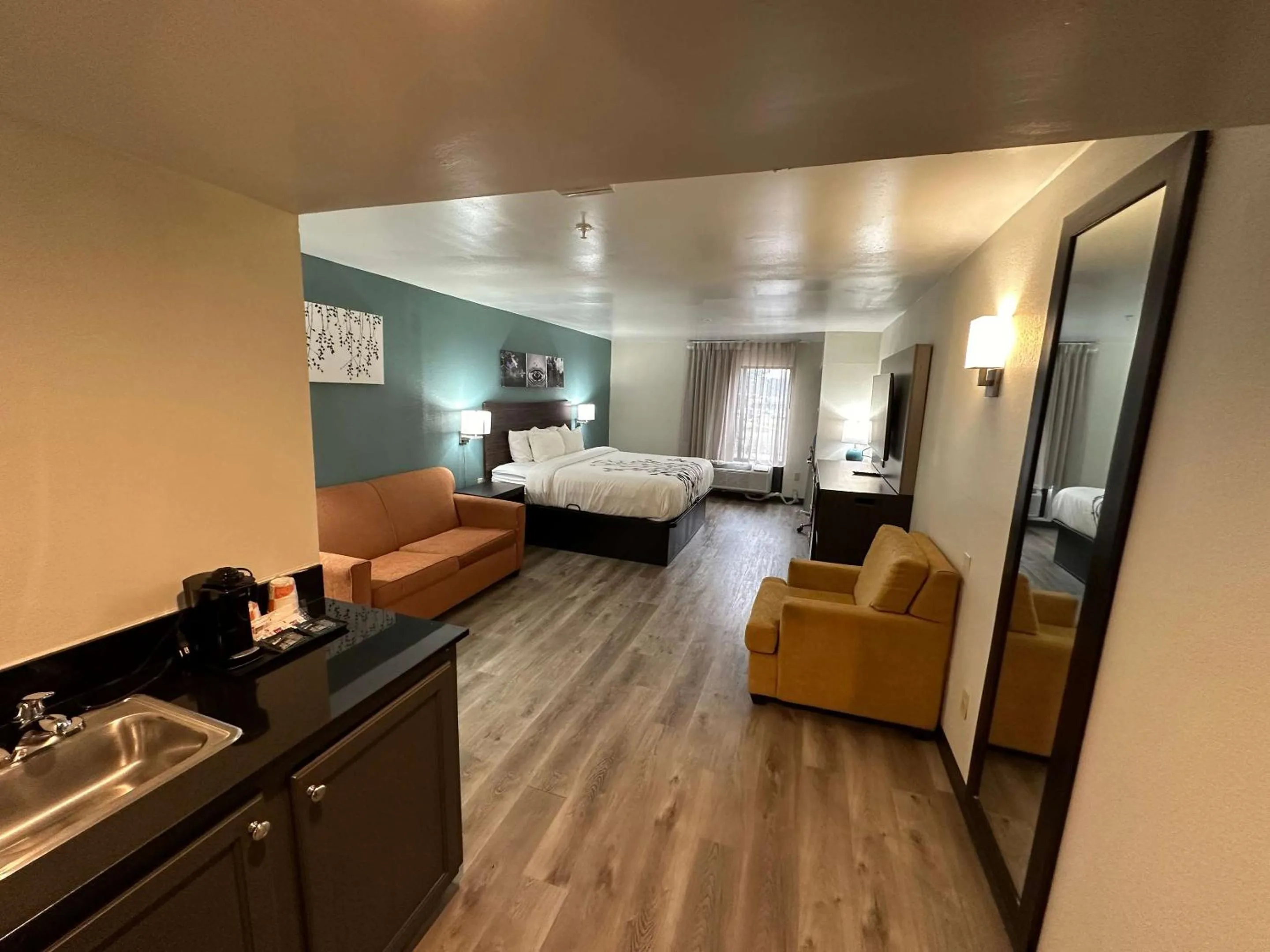 Bedroom, Bed in Sleep Inn & Suites Pineville - Alexandria