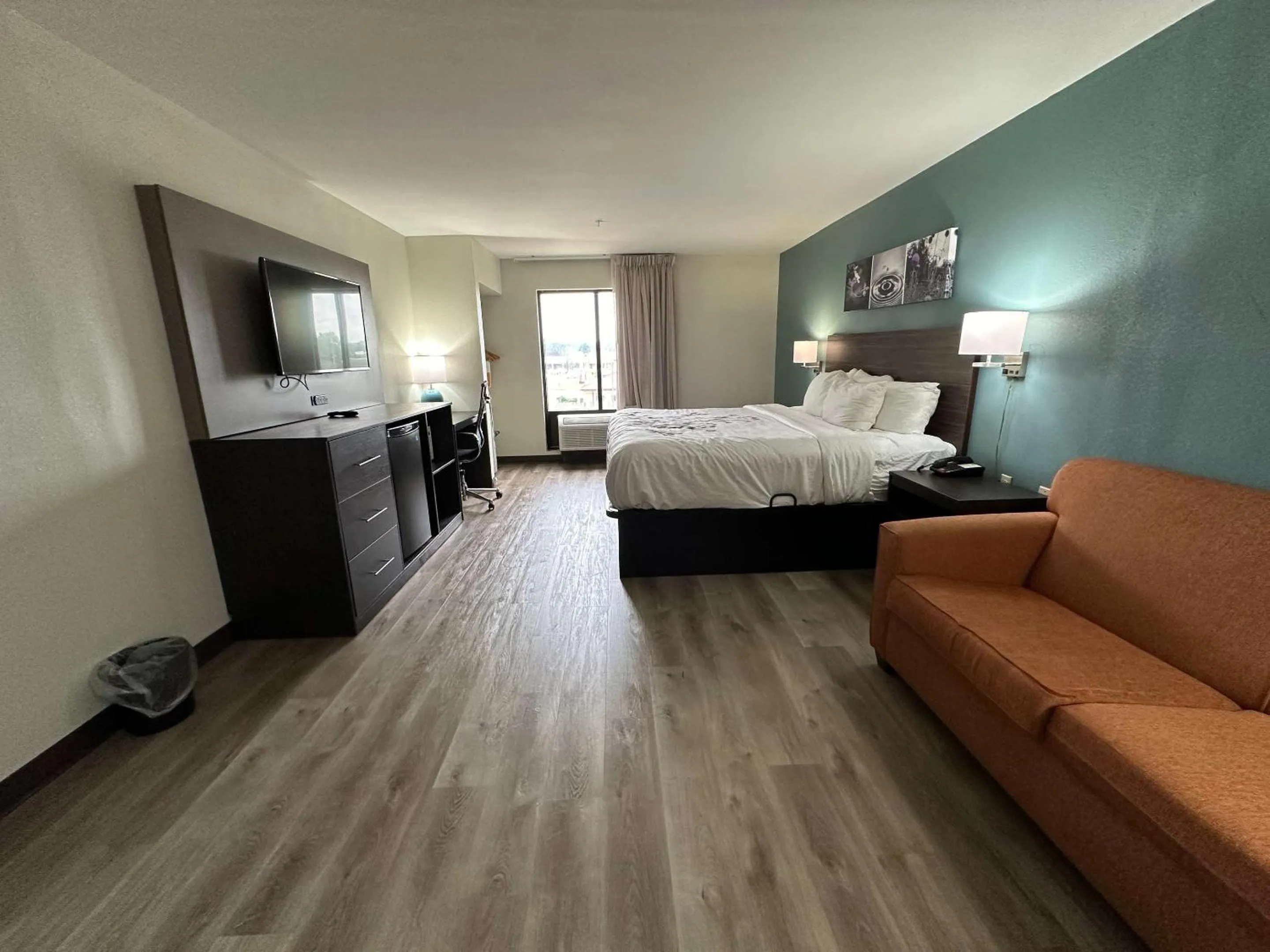 Bedroom, Bed in Sleep Inn & Suites Pineville - Alexandria