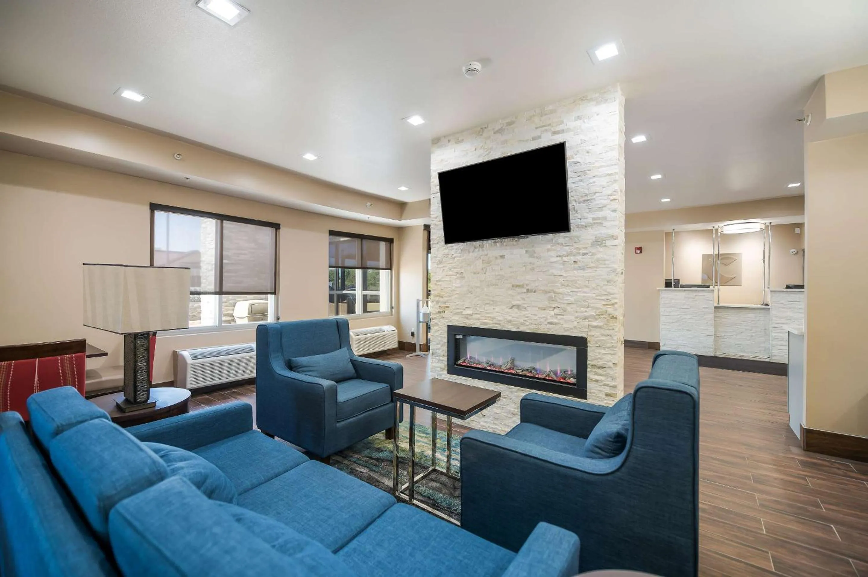 Breakfast in Comfort Inn Bossier City Casino Area near Shreveport Downtown