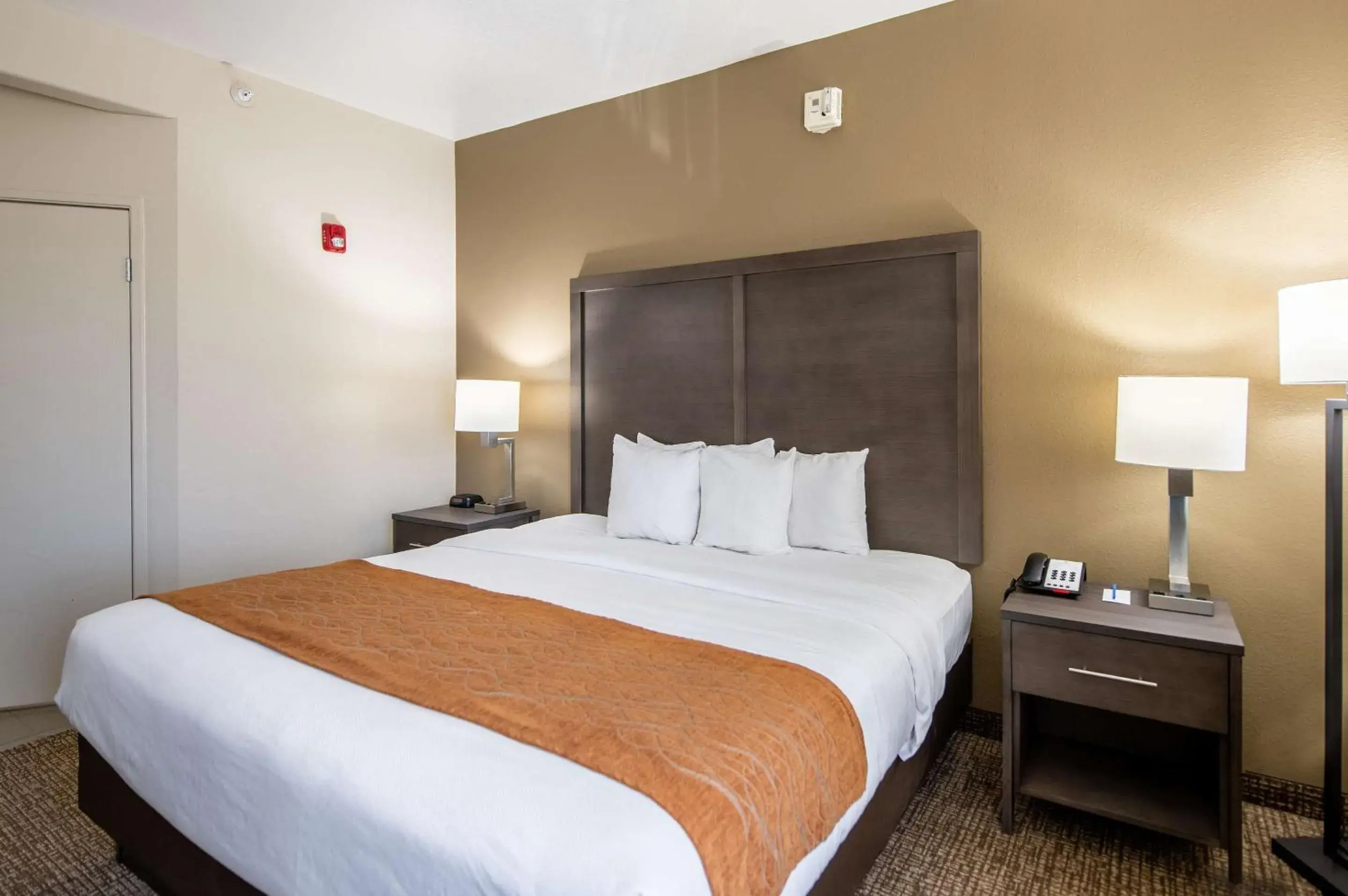 Bedroom, Bed in Comfort Inn Bossier City Casino Area near Shreveport Downtown Bedroom, Bed in Comfort Inn Bossier City Casino Area near Shreveport Downtown