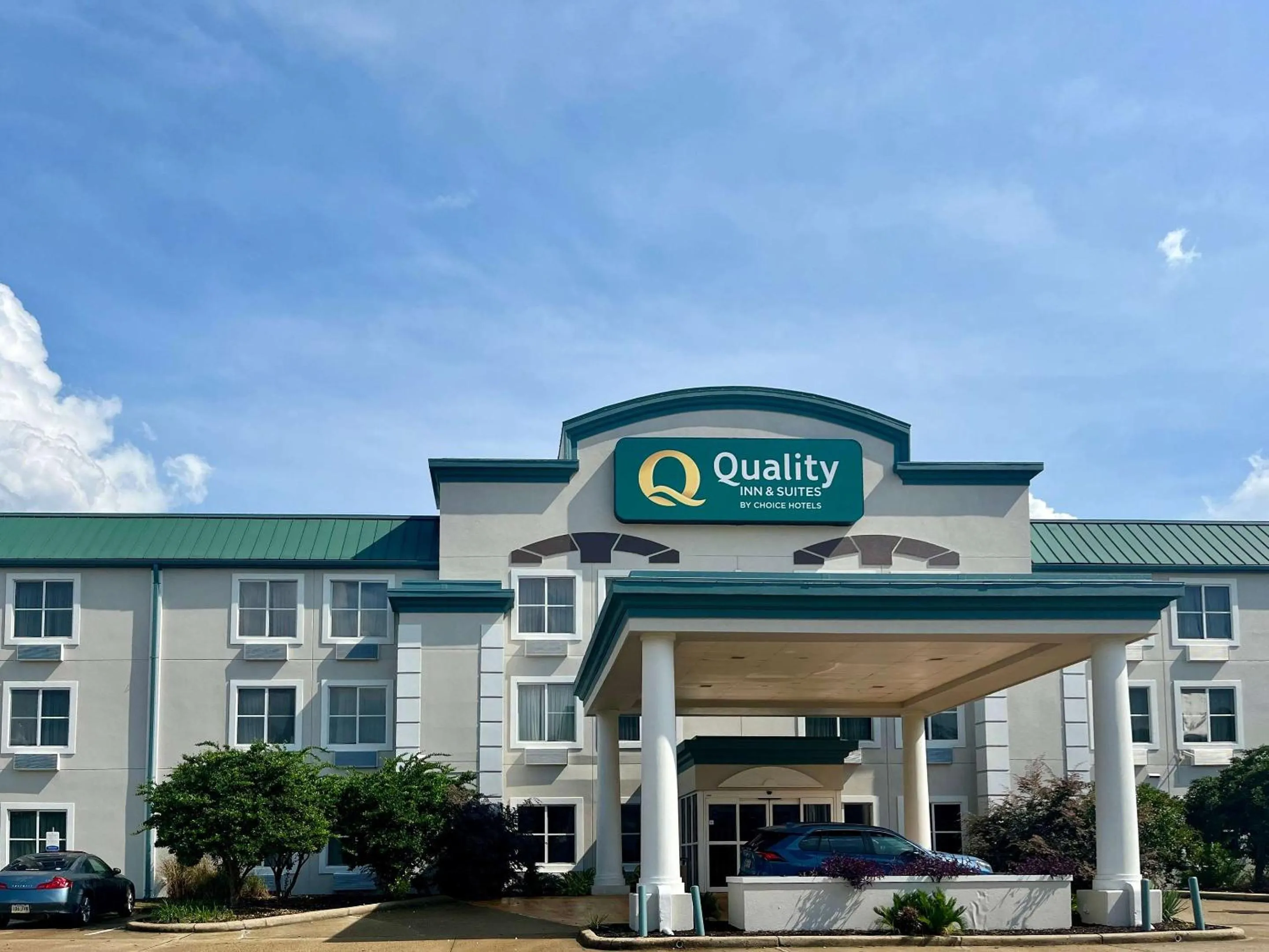 Property building in Quality Inn & Suites West Monroe