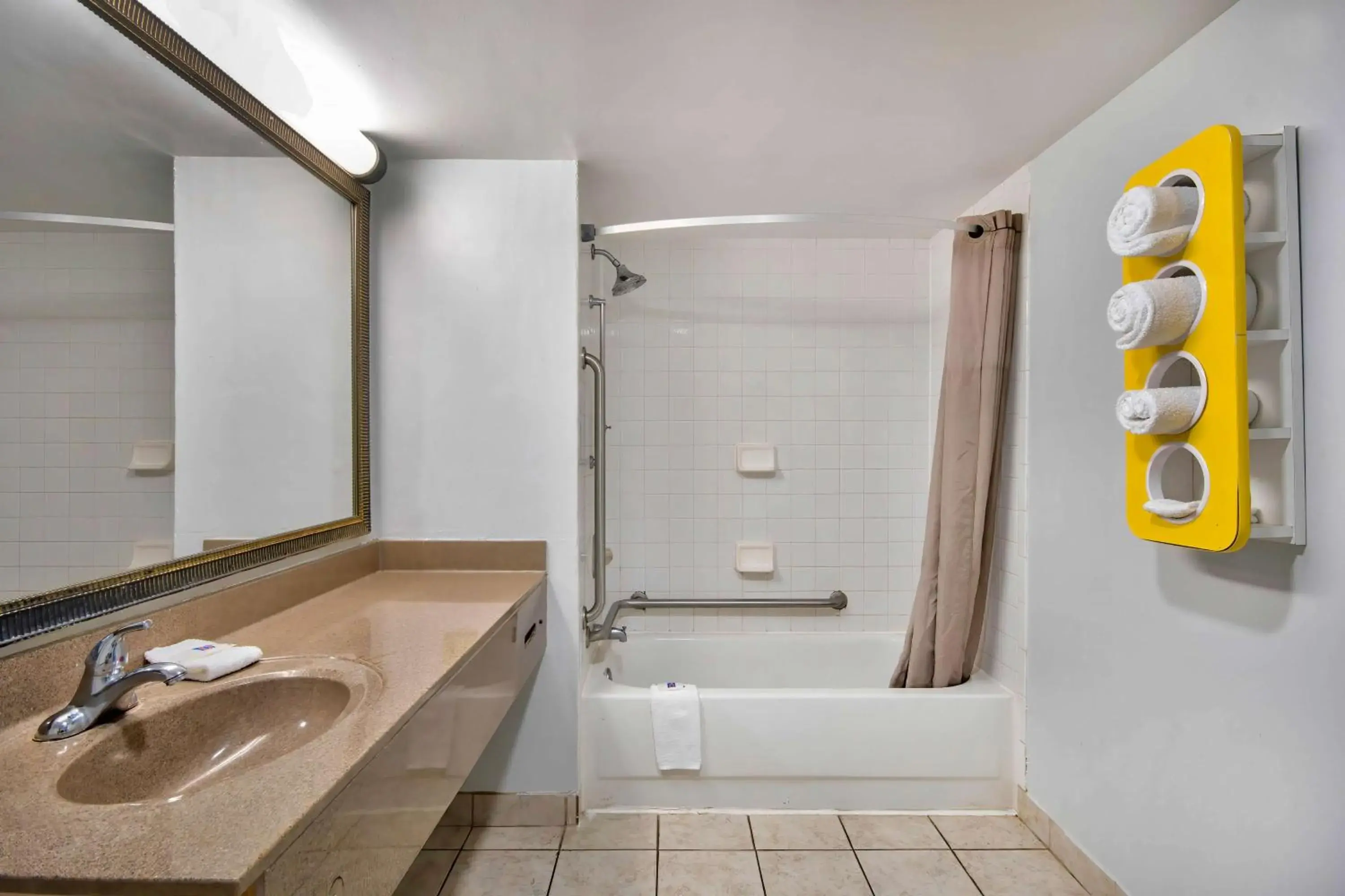 Deluxe King Room - Non-Smoking in Motel 6-Lafayette, LA Deluxe King Room - Non-Smoking in Motel 6-Lafayette, LA