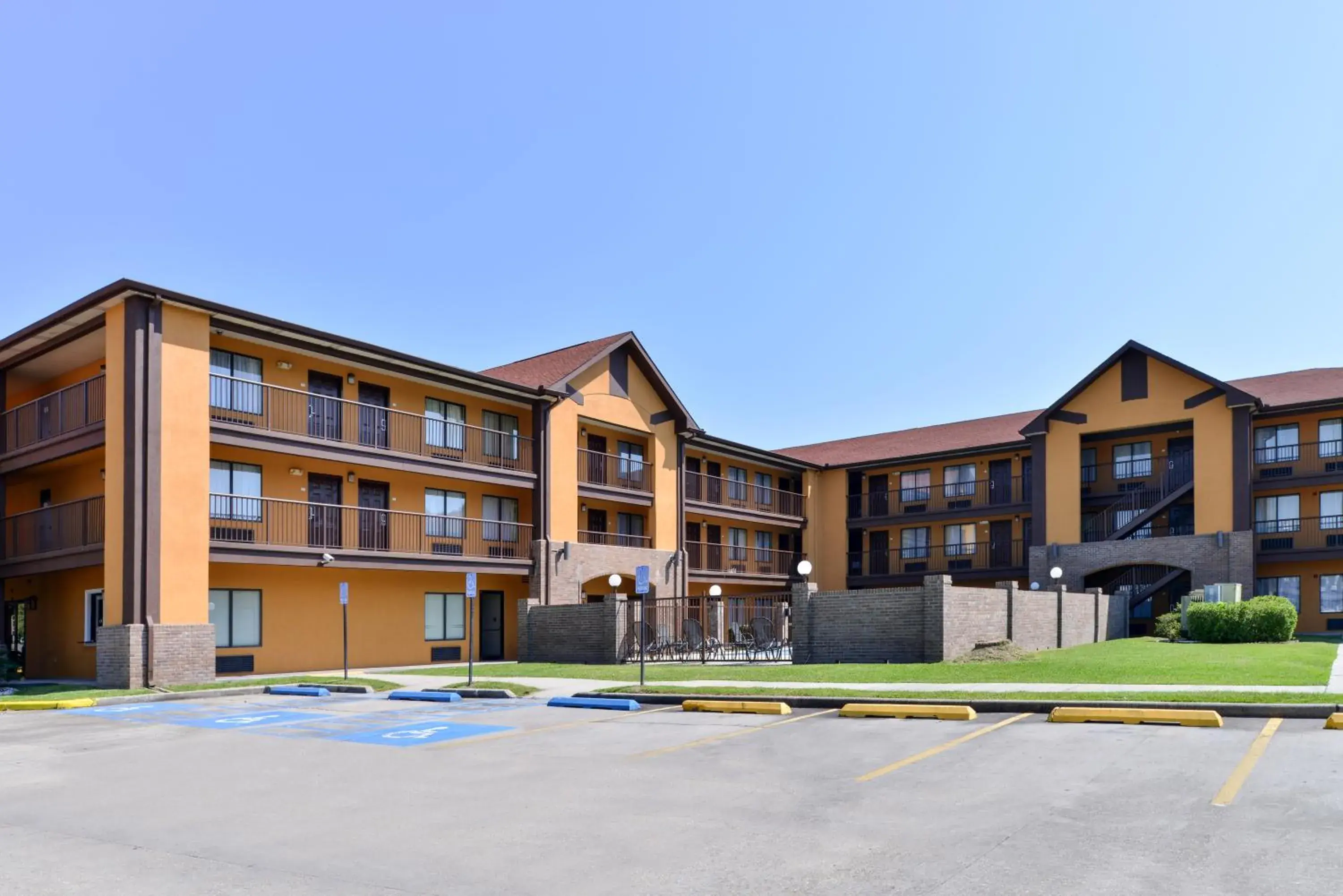 Facade/entrance in Motel 6-Lafayette, LA Facade/entrance in Motel 6-Lafayette, LA