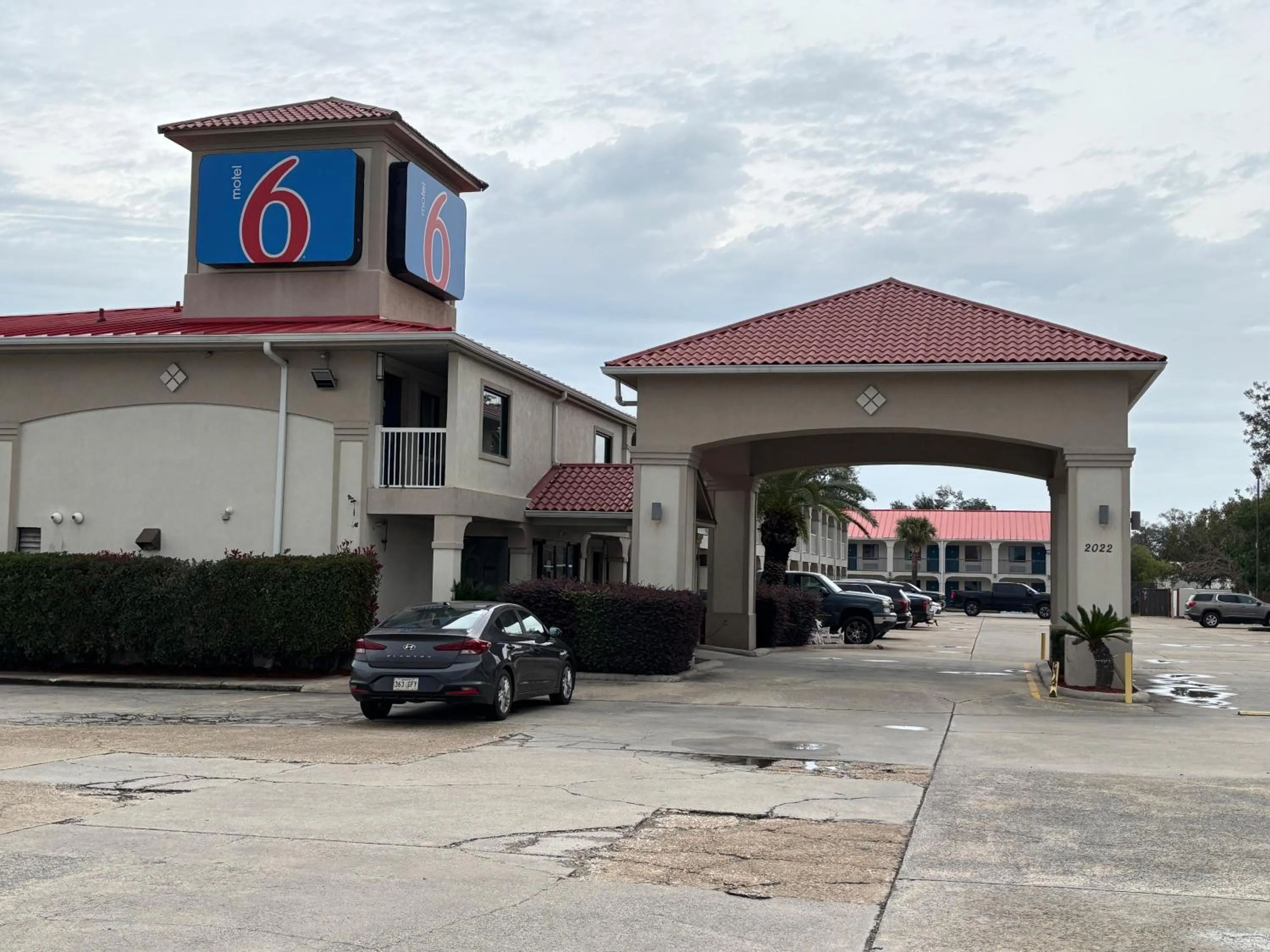 Facade/entrance in Motel 6-Sulphur, LA