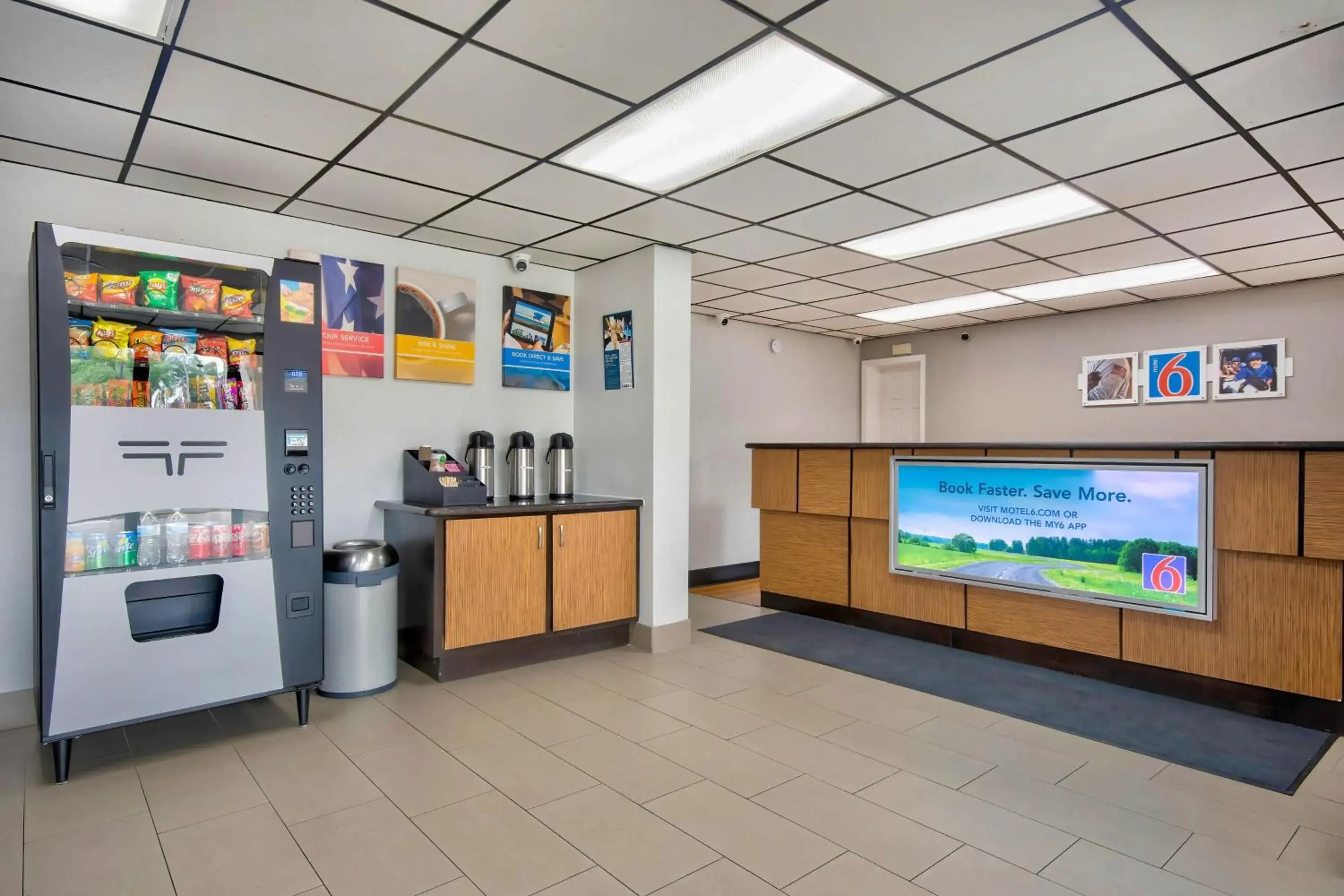 Lobby or reception in Motel 6-Sulphur, LA Lobby or reception in Motel 6-Sulphur, LA