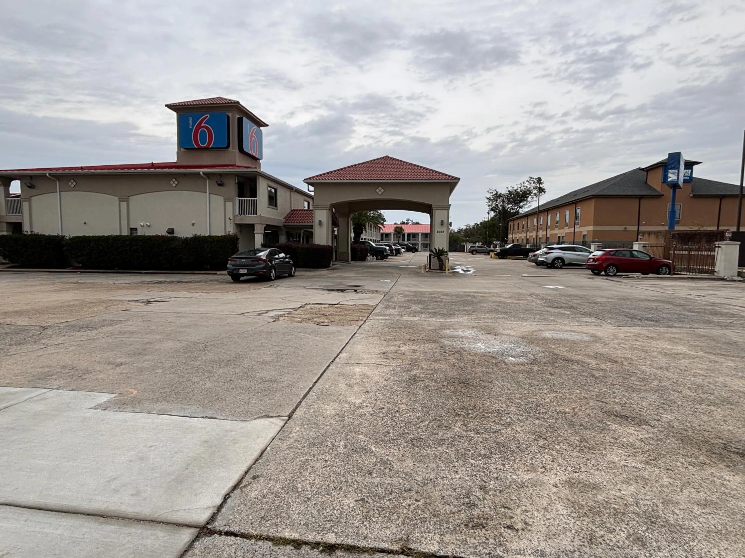 Parking in Motel 6-Sulphur, LA