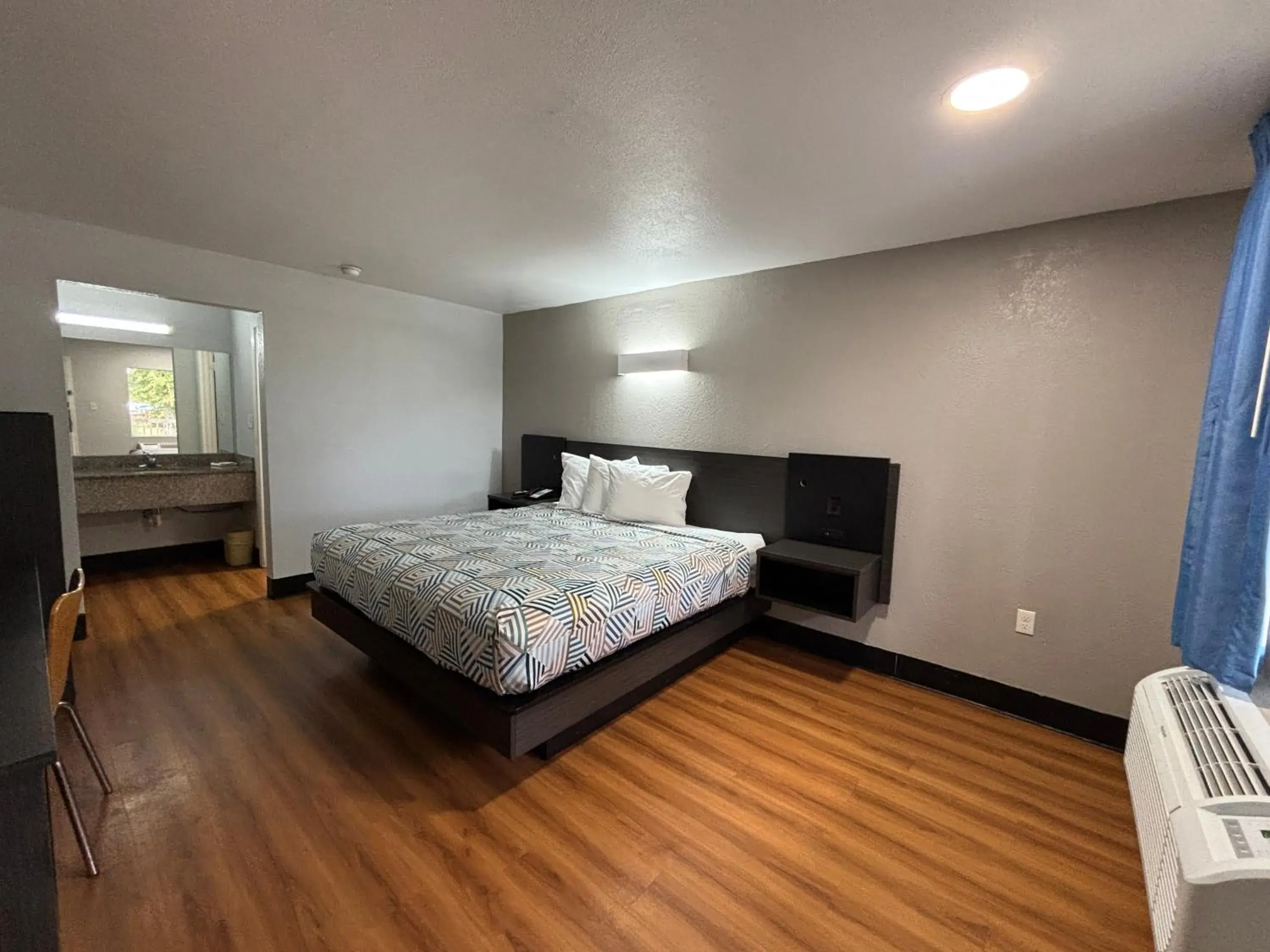 Bedroom, Bed in Motel 6-Sulphur, LA Bedroom, Bed in Motel 6-Sulphur, LA