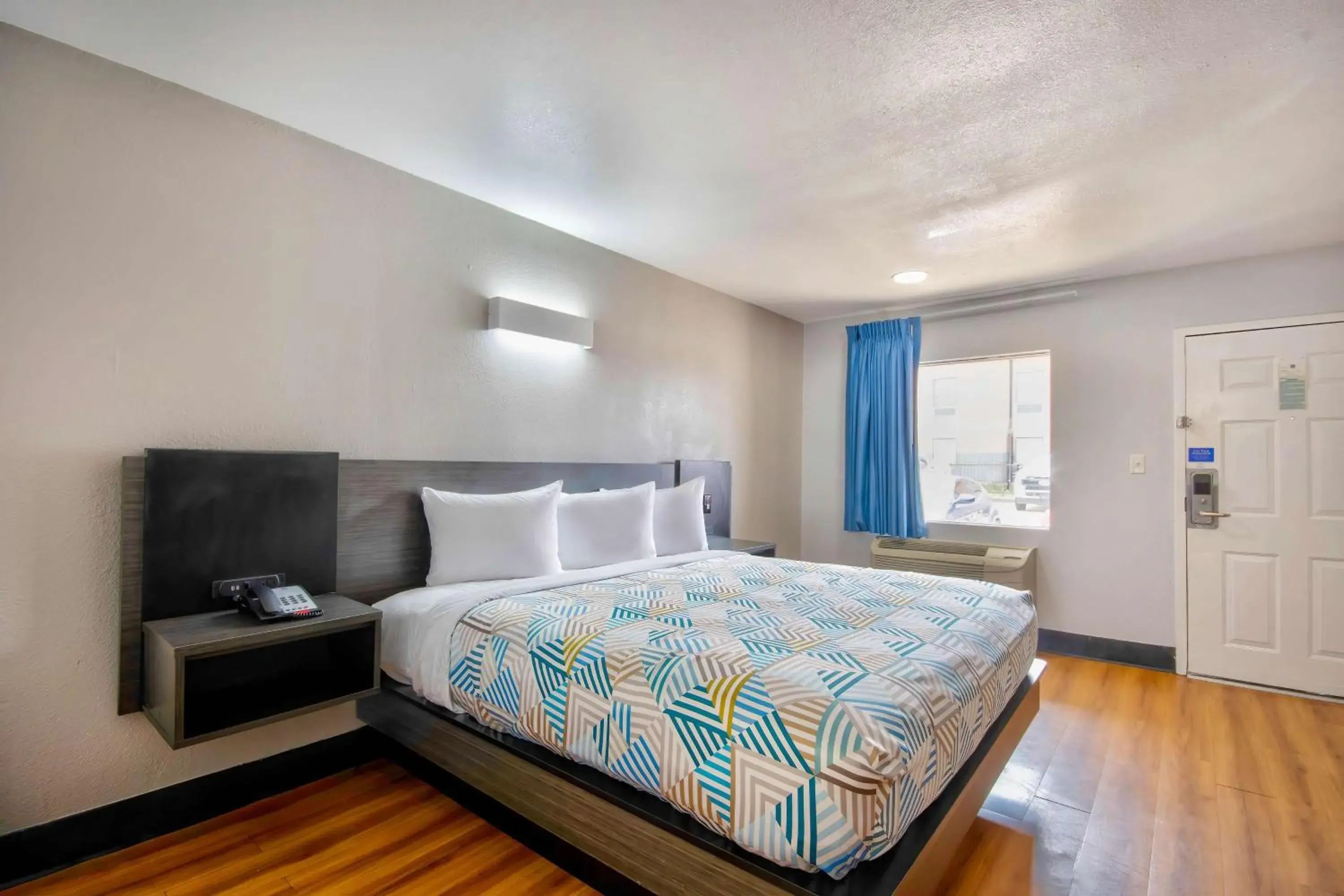 Bedroom, Bed in Motel 6-Sulphur, LA Bedroom, Bed in Motel 6-Sulphur, LA