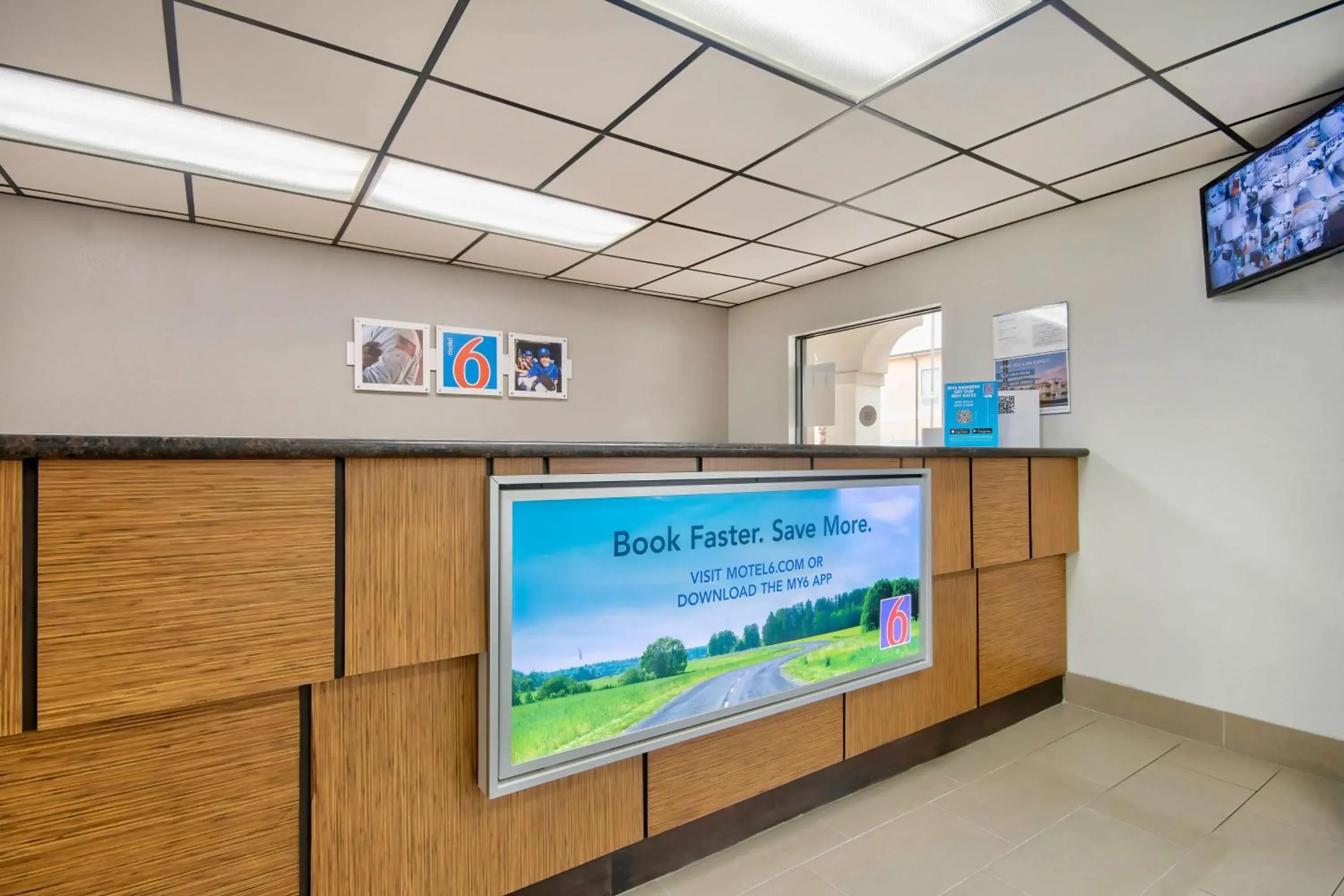 Lobby or reception in Motel 6-Sulphur, LA Lobby or reception in Motel 6-Sulphur, LA