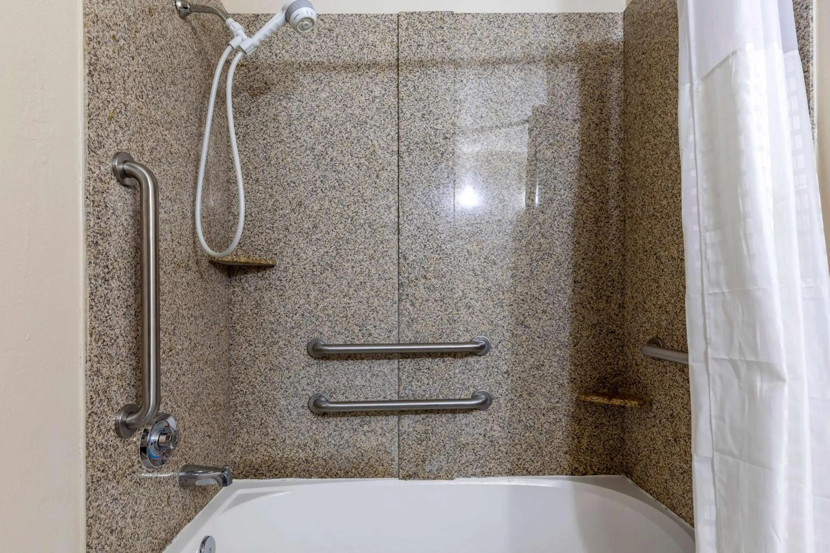 Bedroom in Comfort Suites Shreveport West I-20