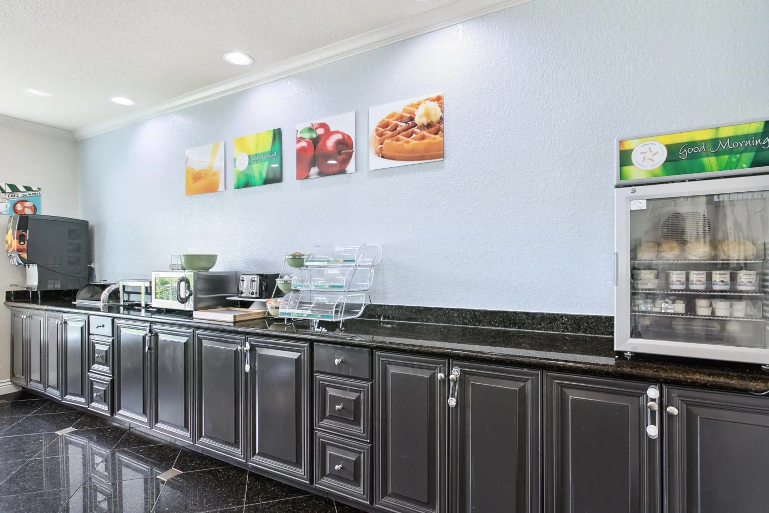 Restaurant/places to eat in Quality Inn & Suites Slidell Restaurant/places to eat in Quality Inn & Suites Slidell