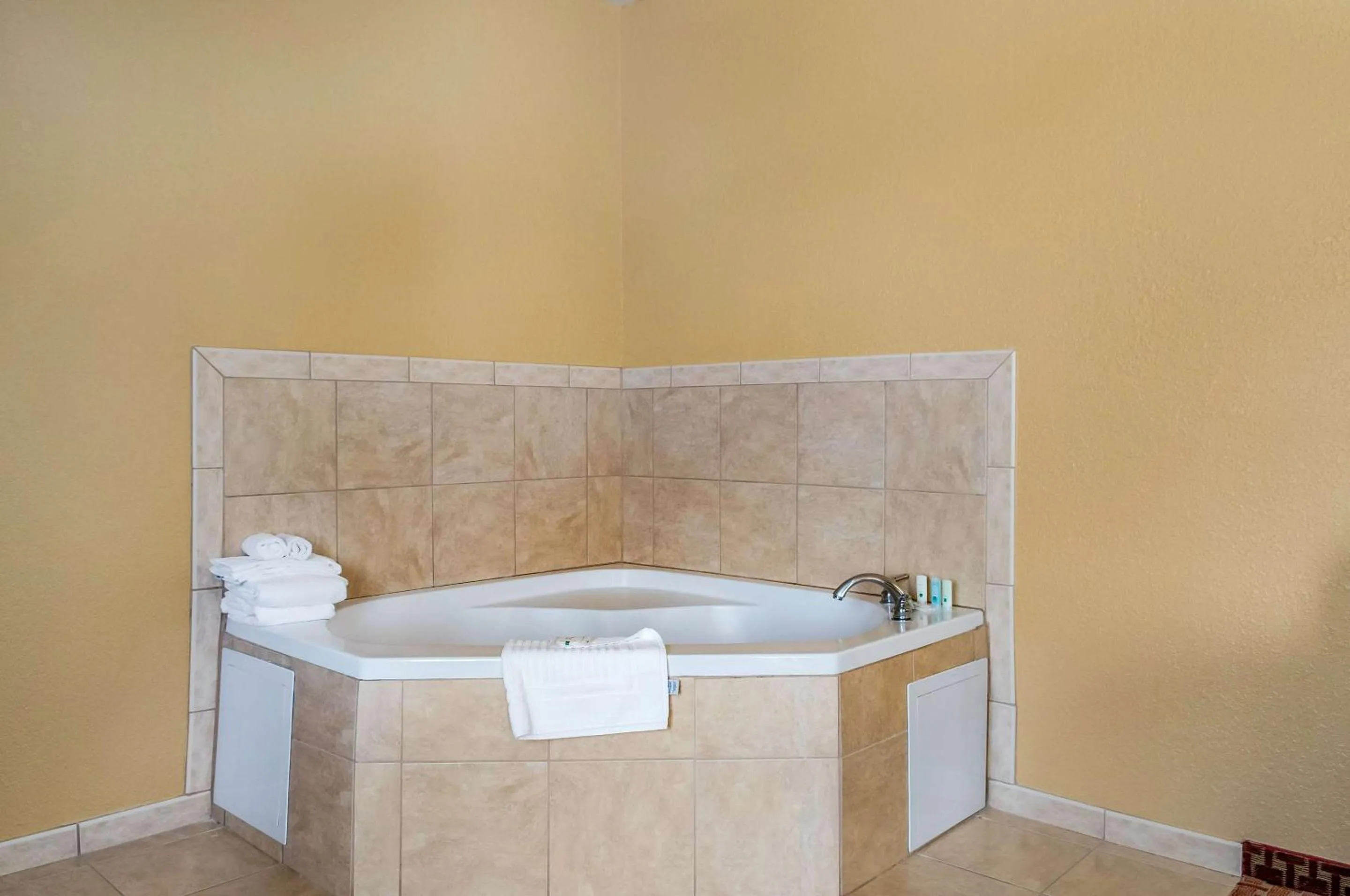 Bedroom in Quality Inn & Suites Slidell