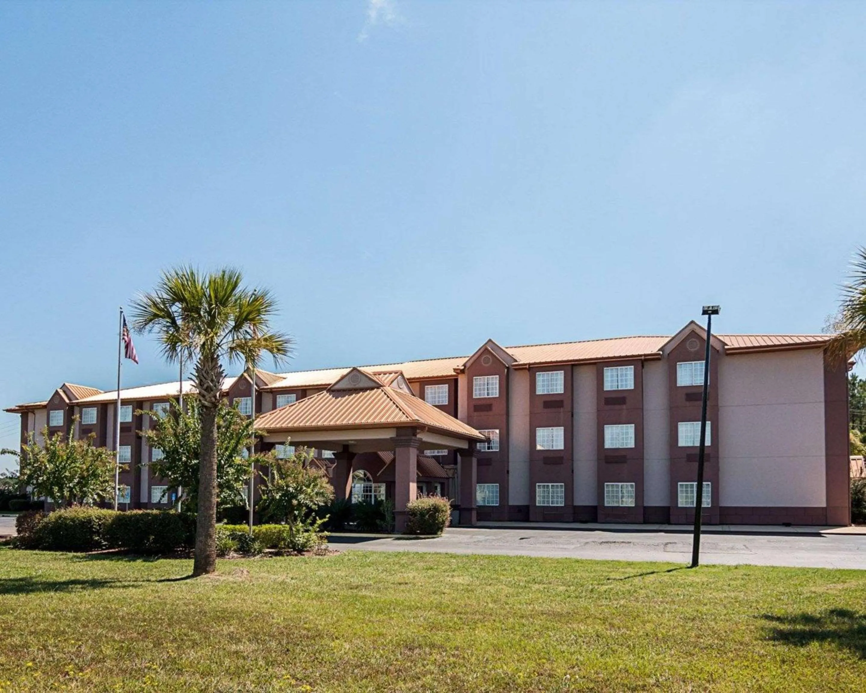 Property building in Econo Lodge Inn & Suites Natchitoches
