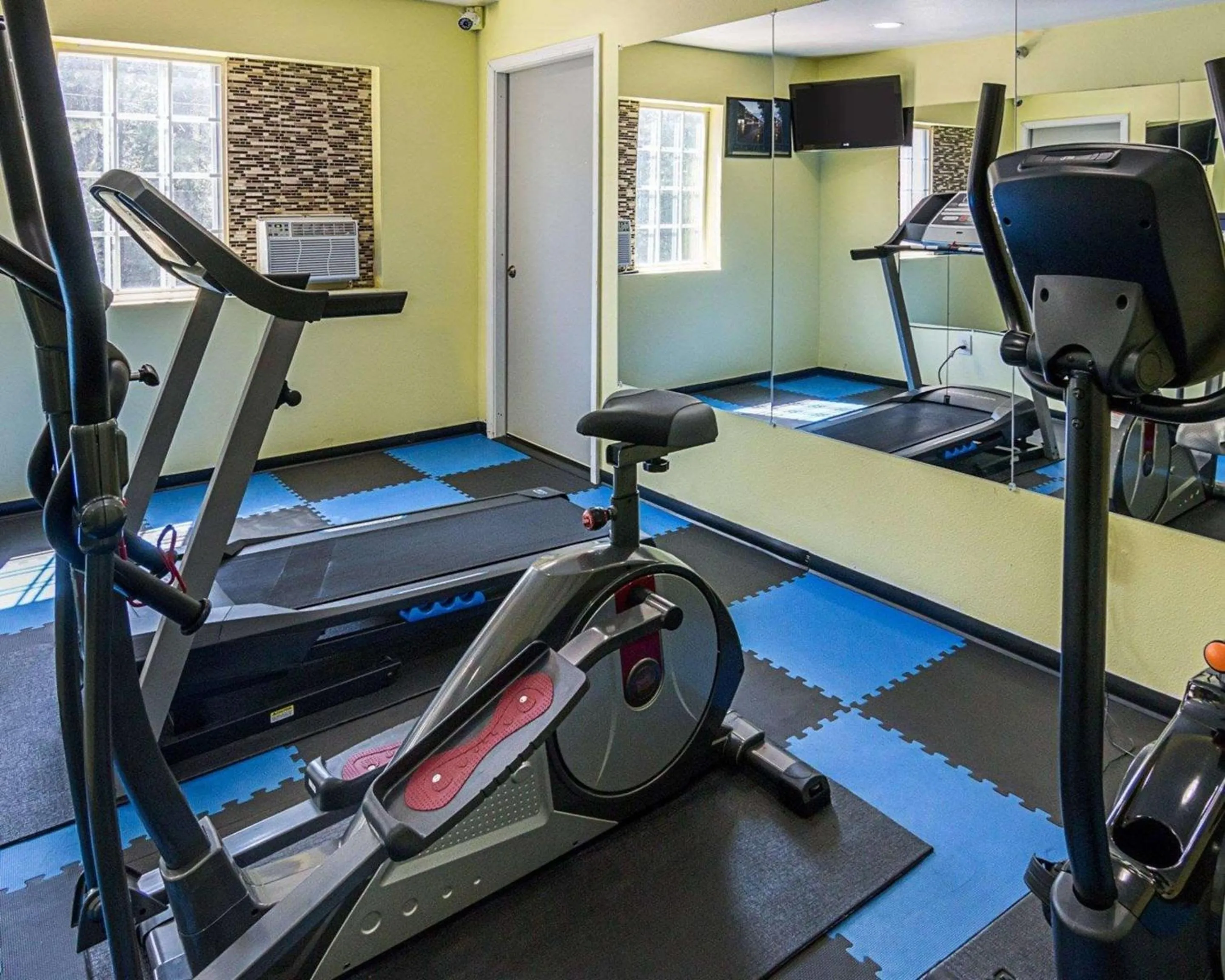 Fitness centre/facilities in Econo Lodge Inn & Suites Natchitoches